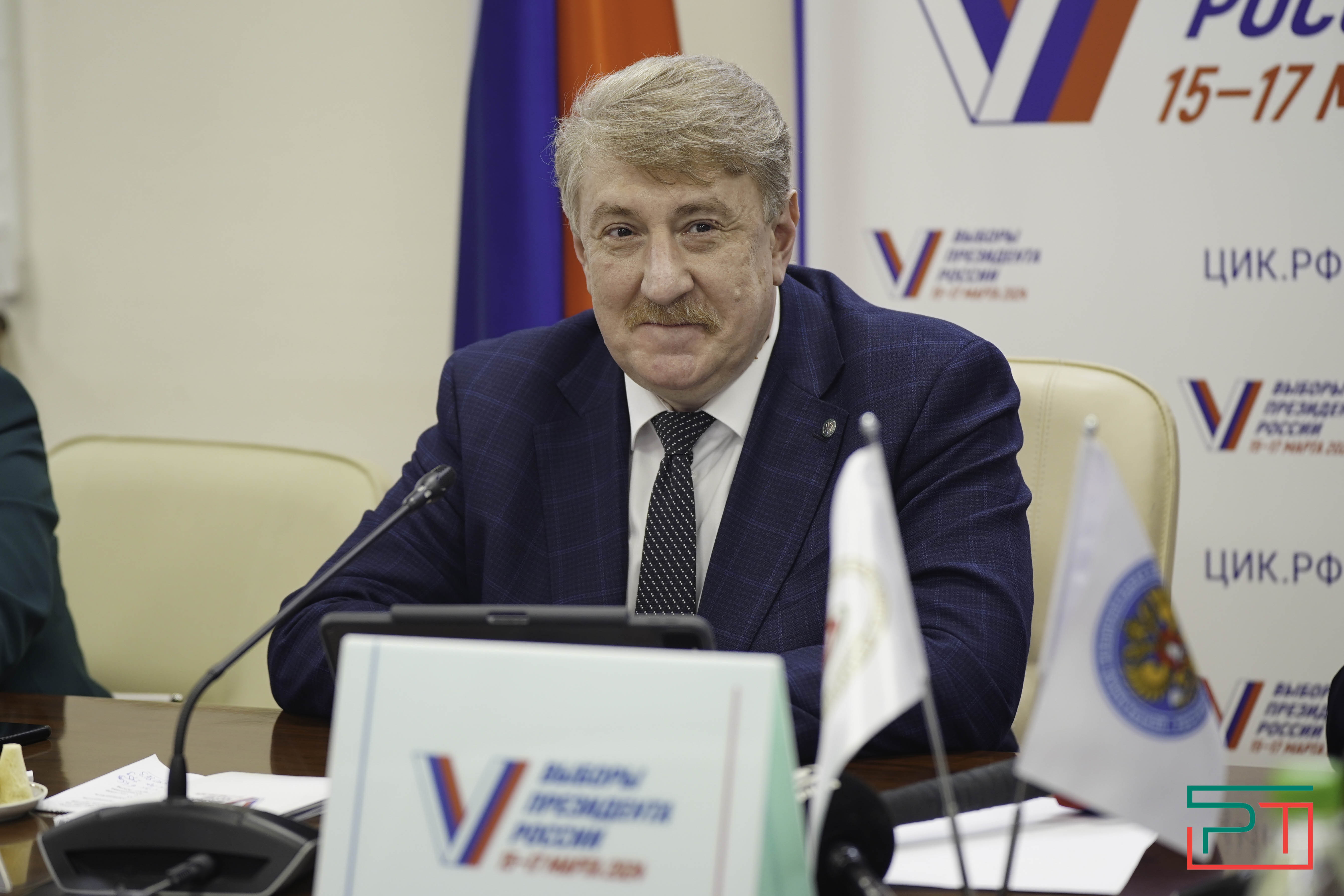 Председатель ЦИК РТ встретился с международными наблюдателями