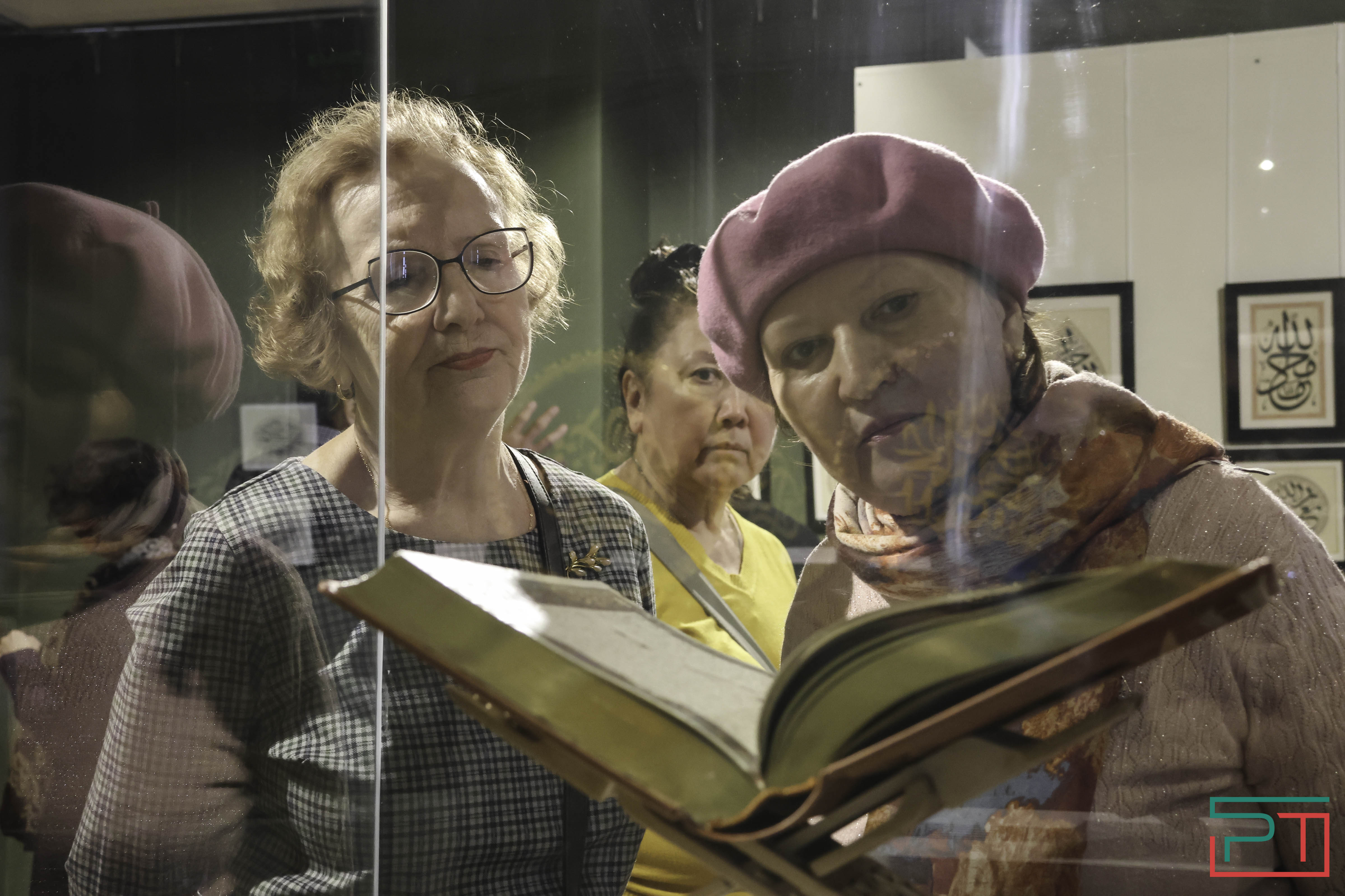 Выставка каллиграфии и иранской миниатюры открылась в Казани