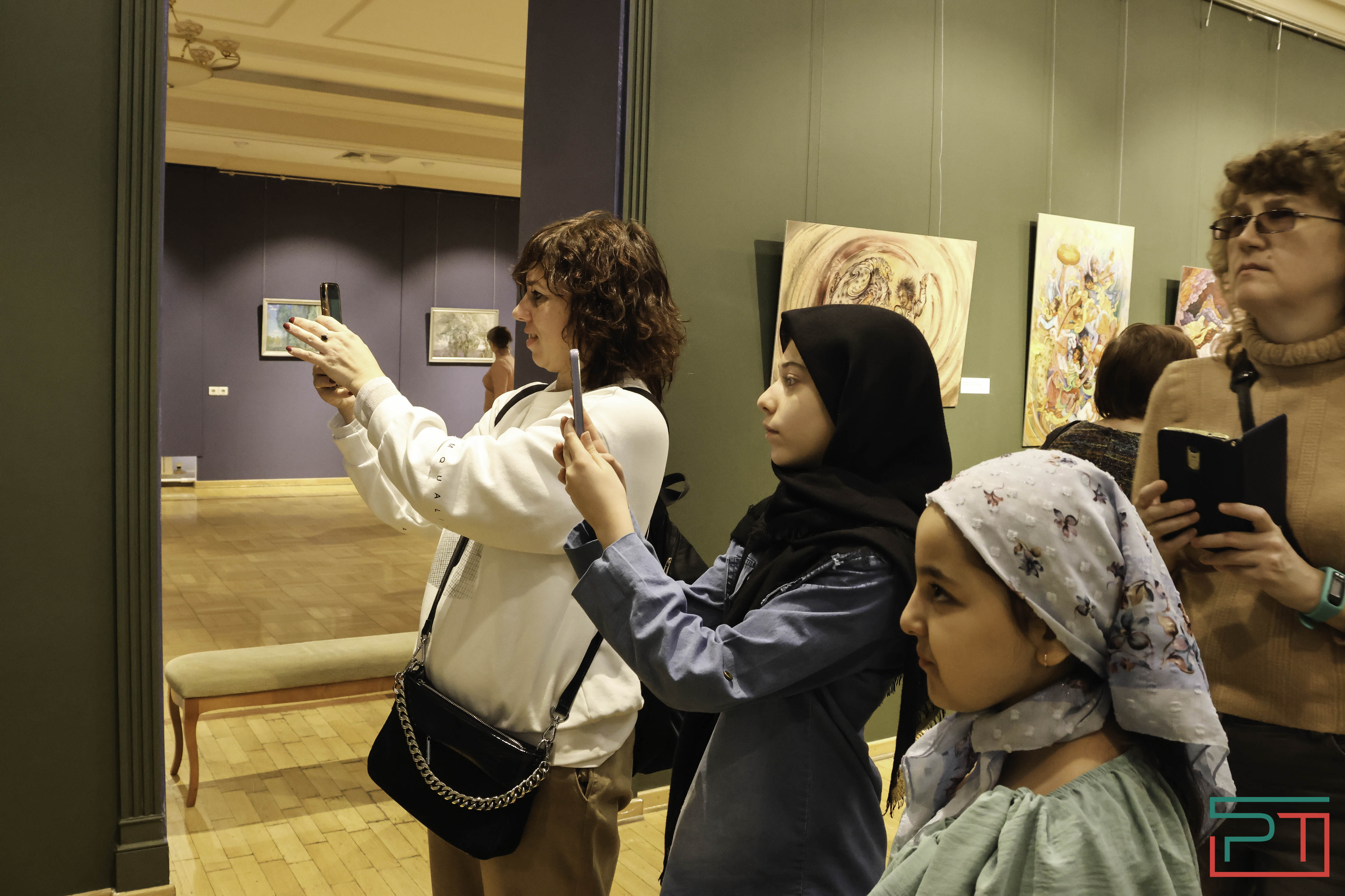 Выставка каллиграфии и иранской миниатюры открылась в Казани