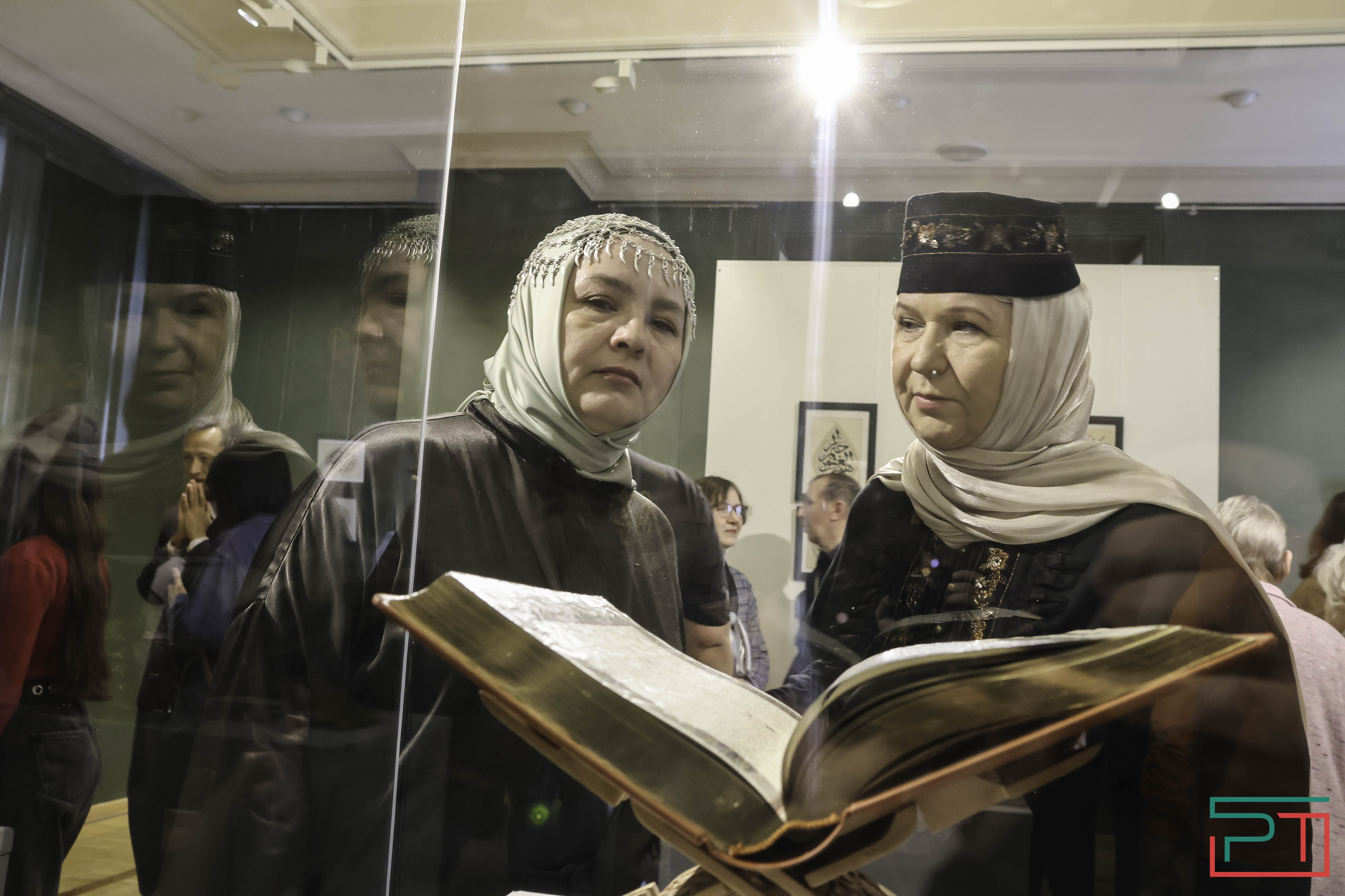 Выставка каллиграфии и иранской миниатюры открылась в Казани