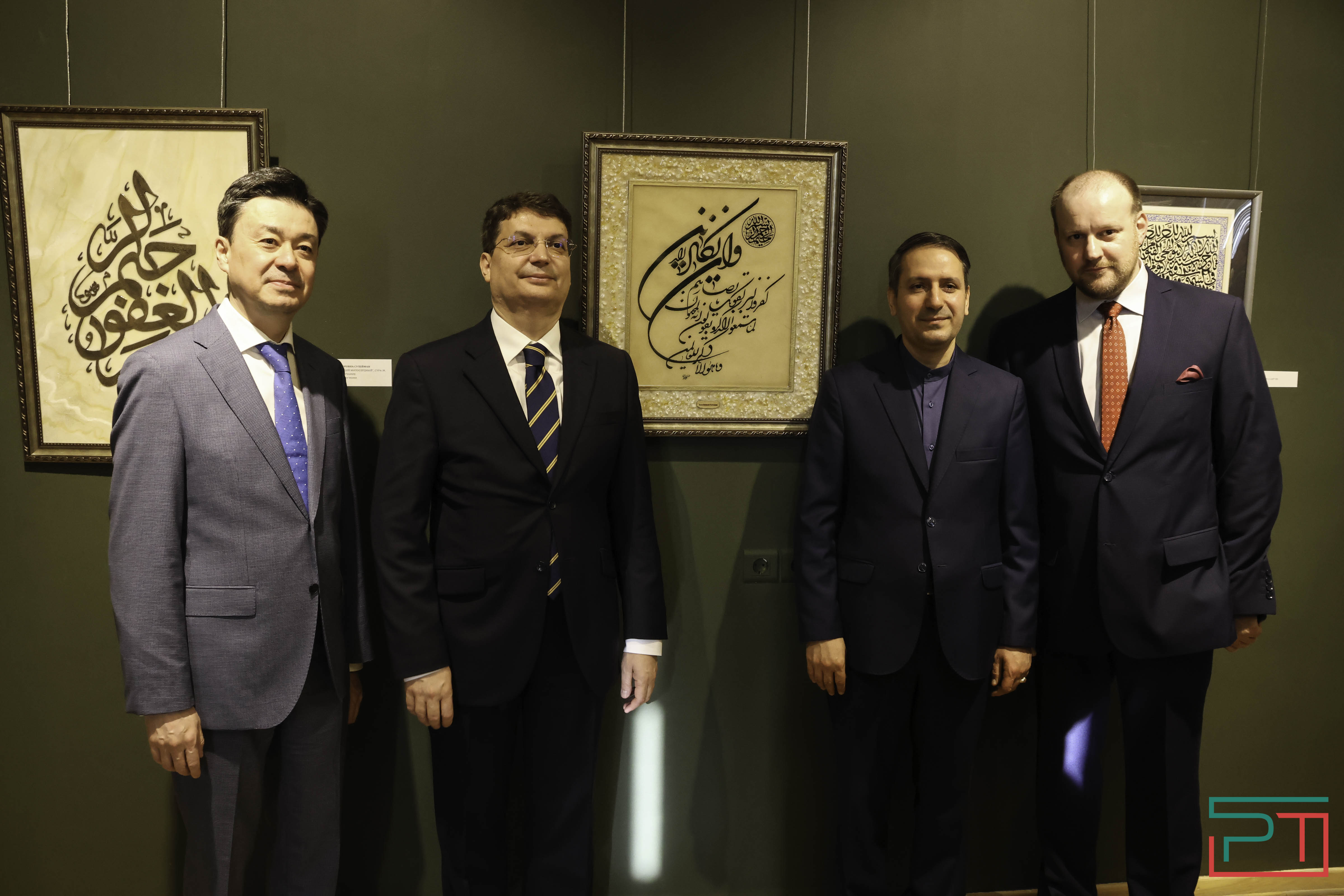 Выставка каллиграфии и иранской миниатюры открылась в Казани