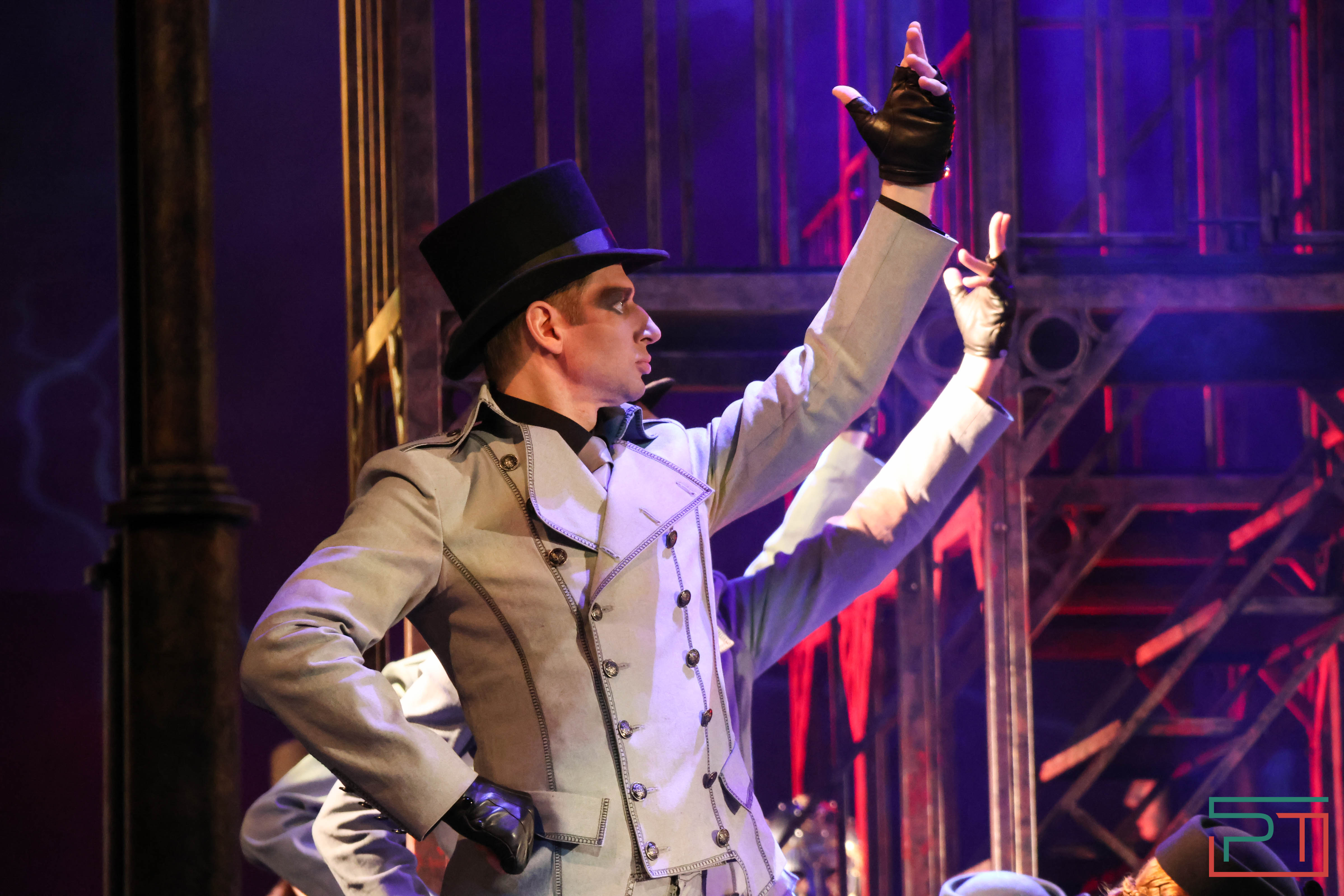 Премьера спектакля "Гамлет" состоялась в Качаловском театре