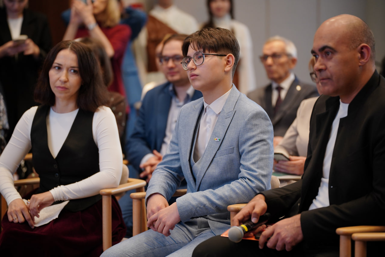 Встреча Раиса РТ с представителями татарской общественности