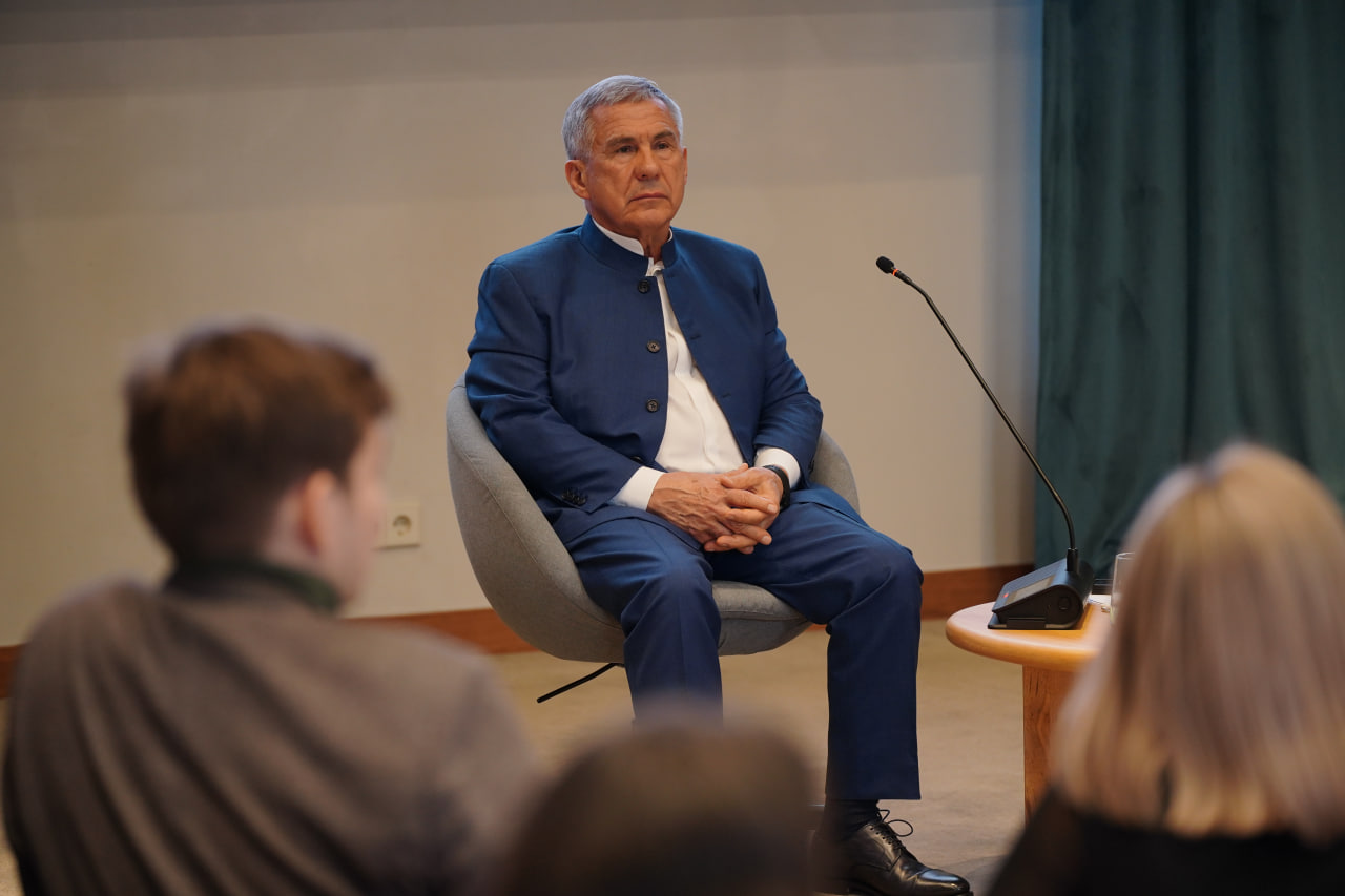 Встреча Раиса РТ с представителями татарской общественности