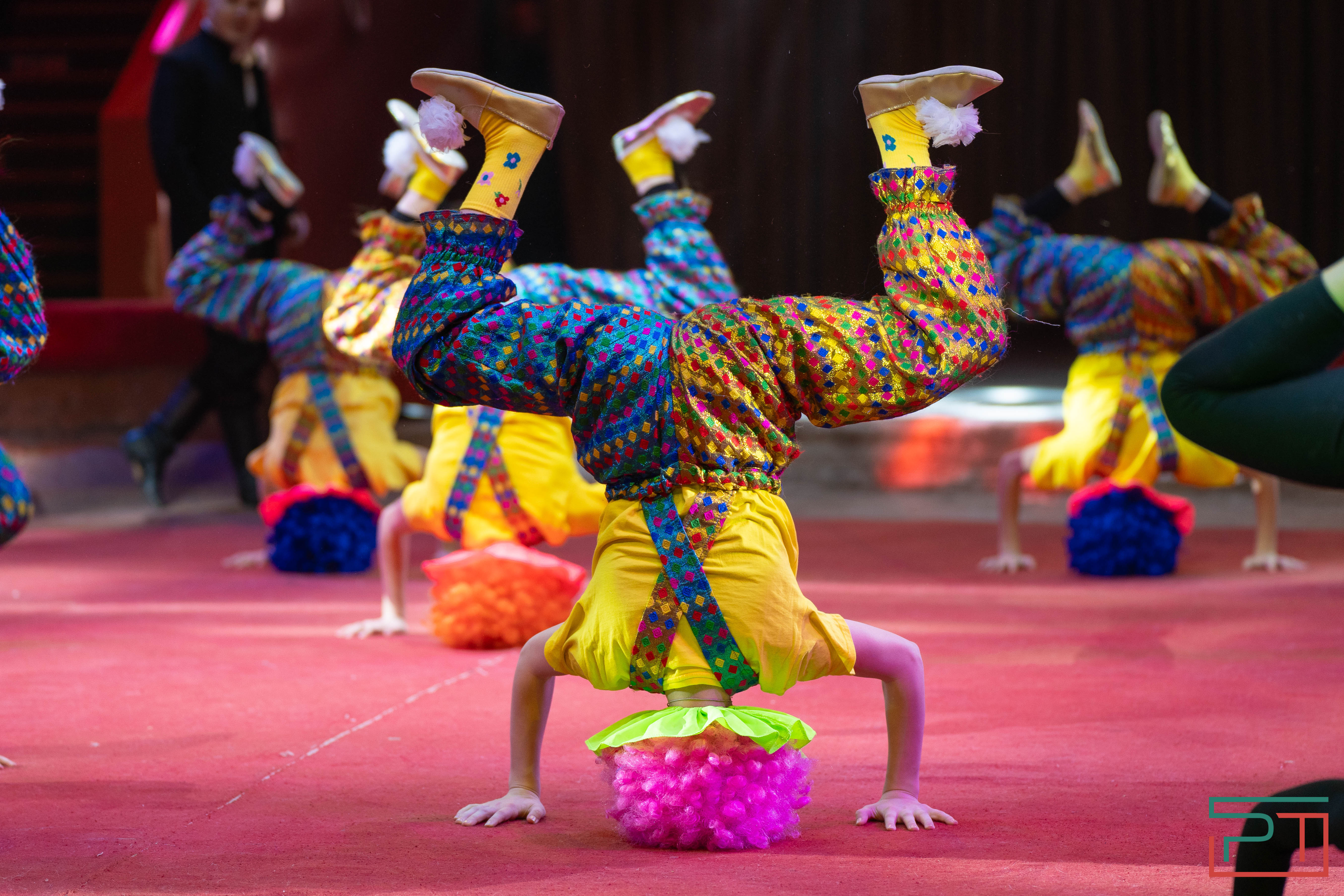 Казанский цирк представляет: новый спектакль "На Сенном базаре"