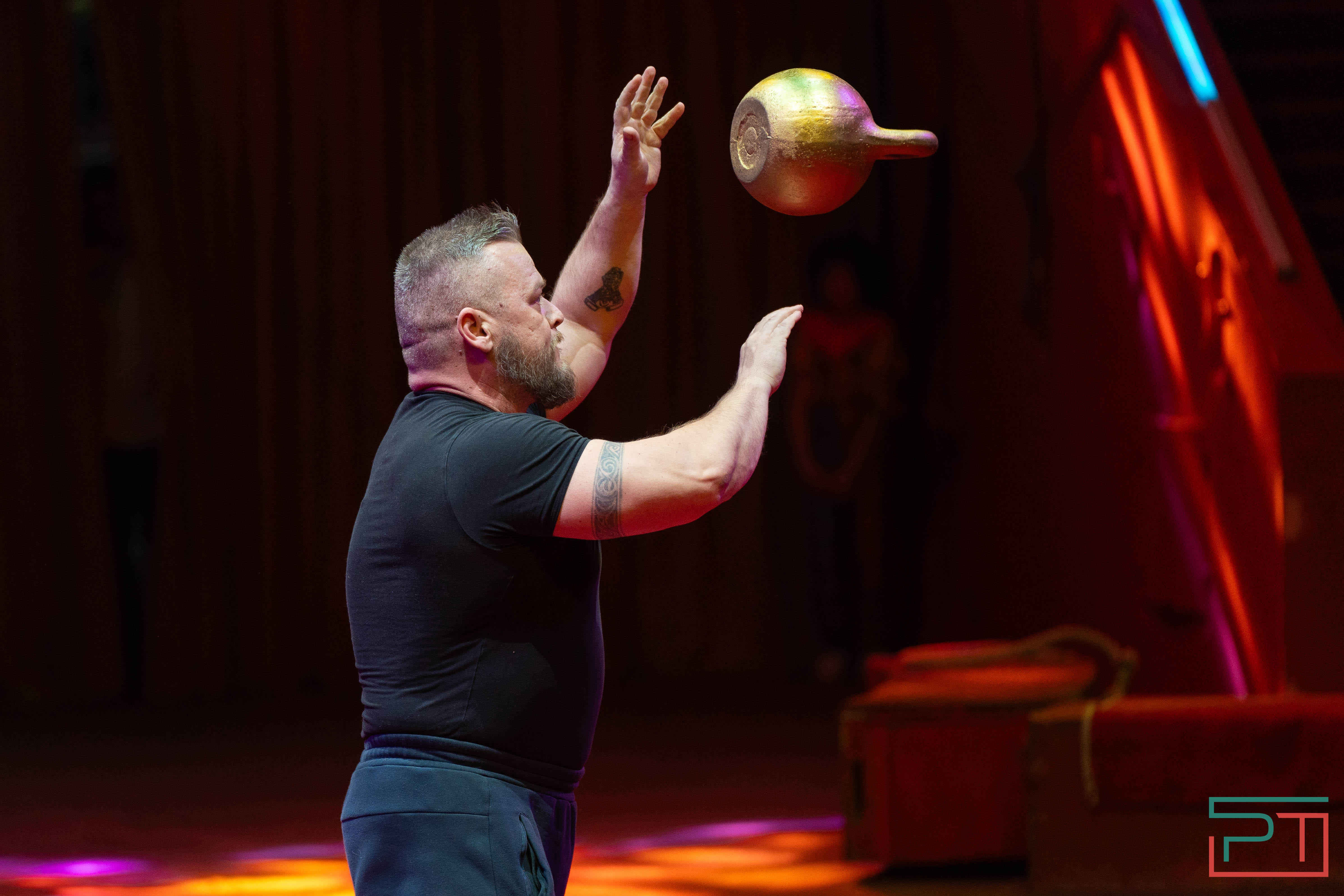 Казанский цирк представляет: новый спектакль "На Сенном базаре"