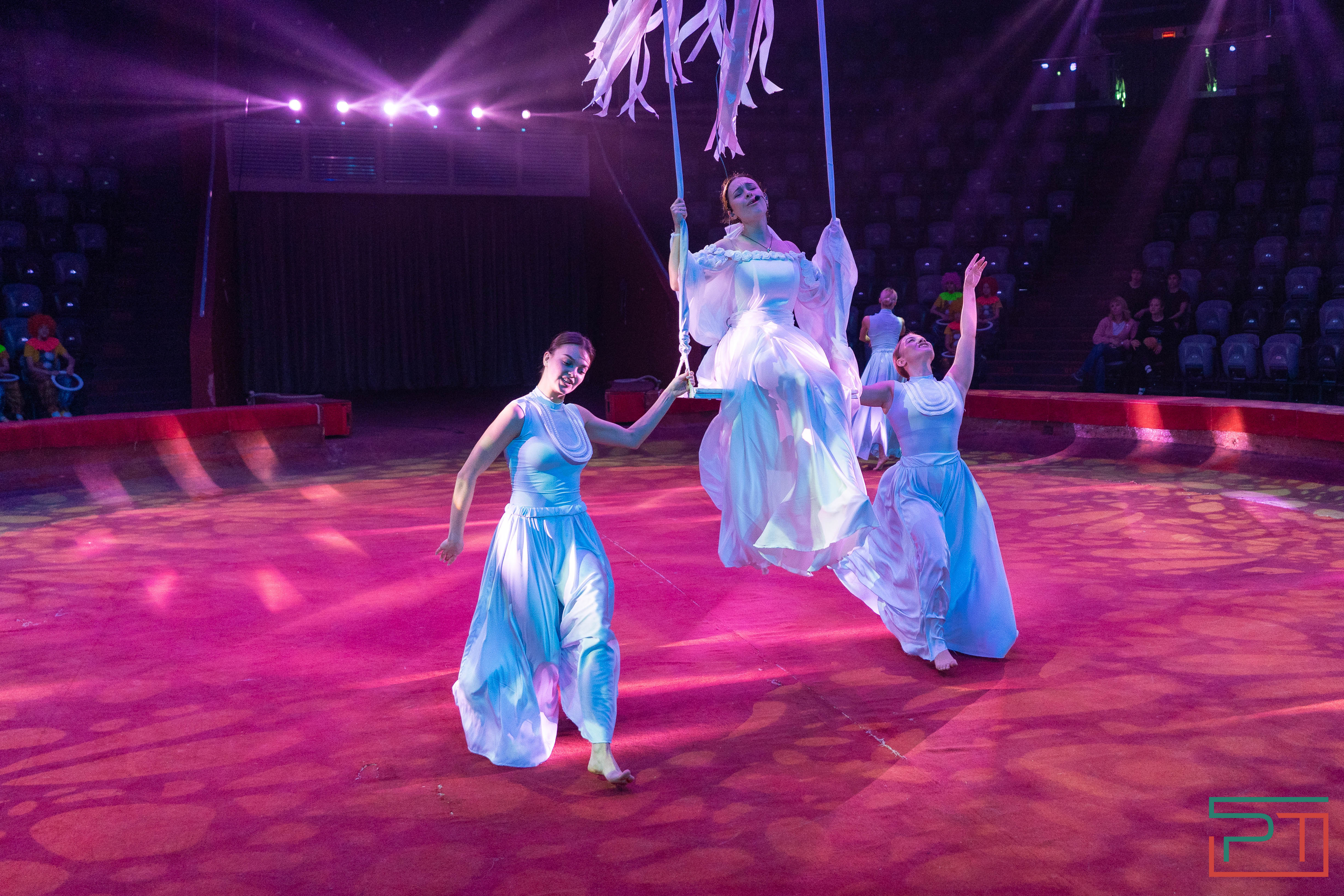 Казанский цирк представляет: новый спектакль "На Сенном базаре"