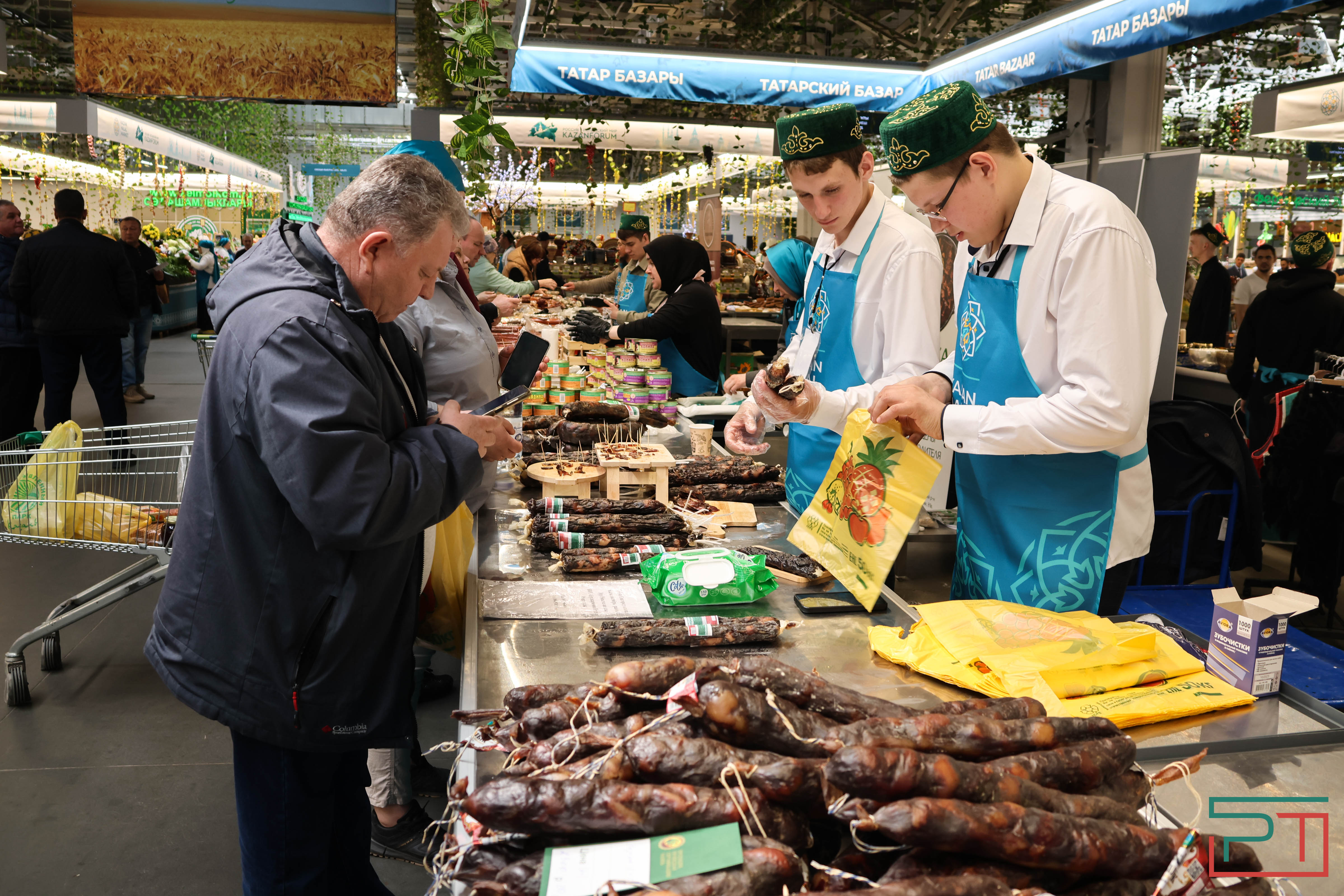 Минниханов открыл халяль-ярмарку Kazan Halal Market