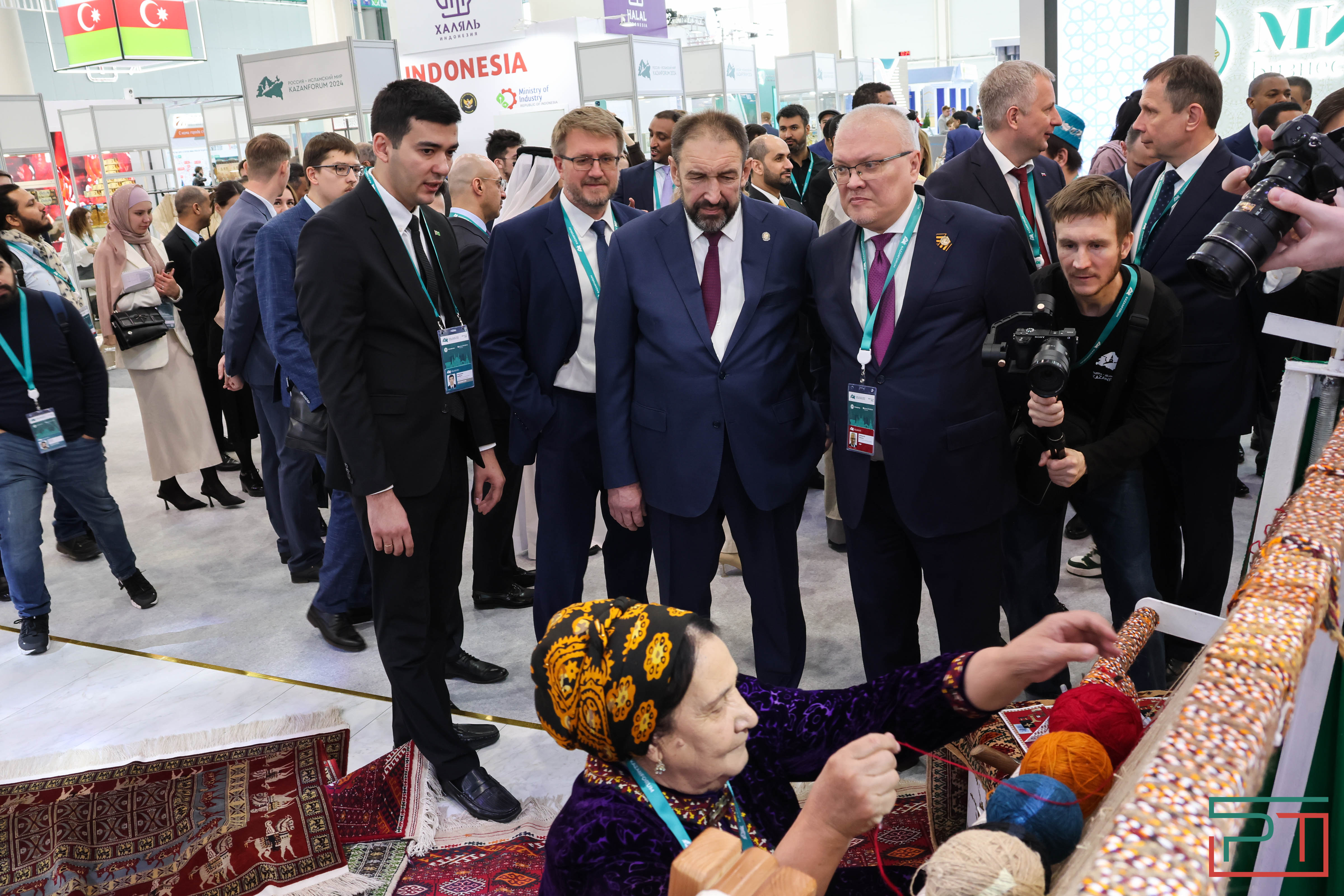 Россия-исламский мир. KazanForum 2024 открылся в Казани