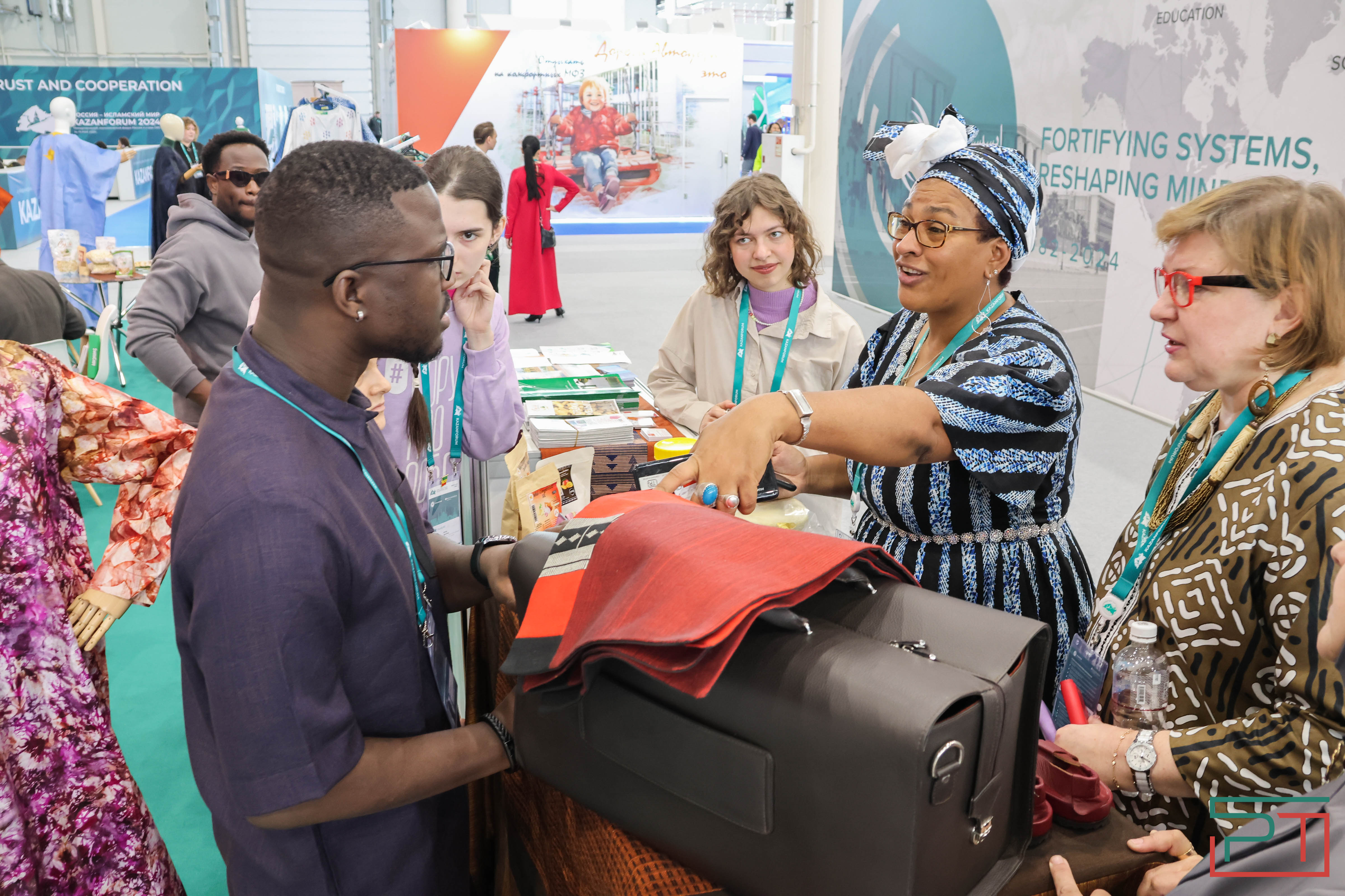 Россия-исламский мир. KazanForum 2024 открылся в Казани