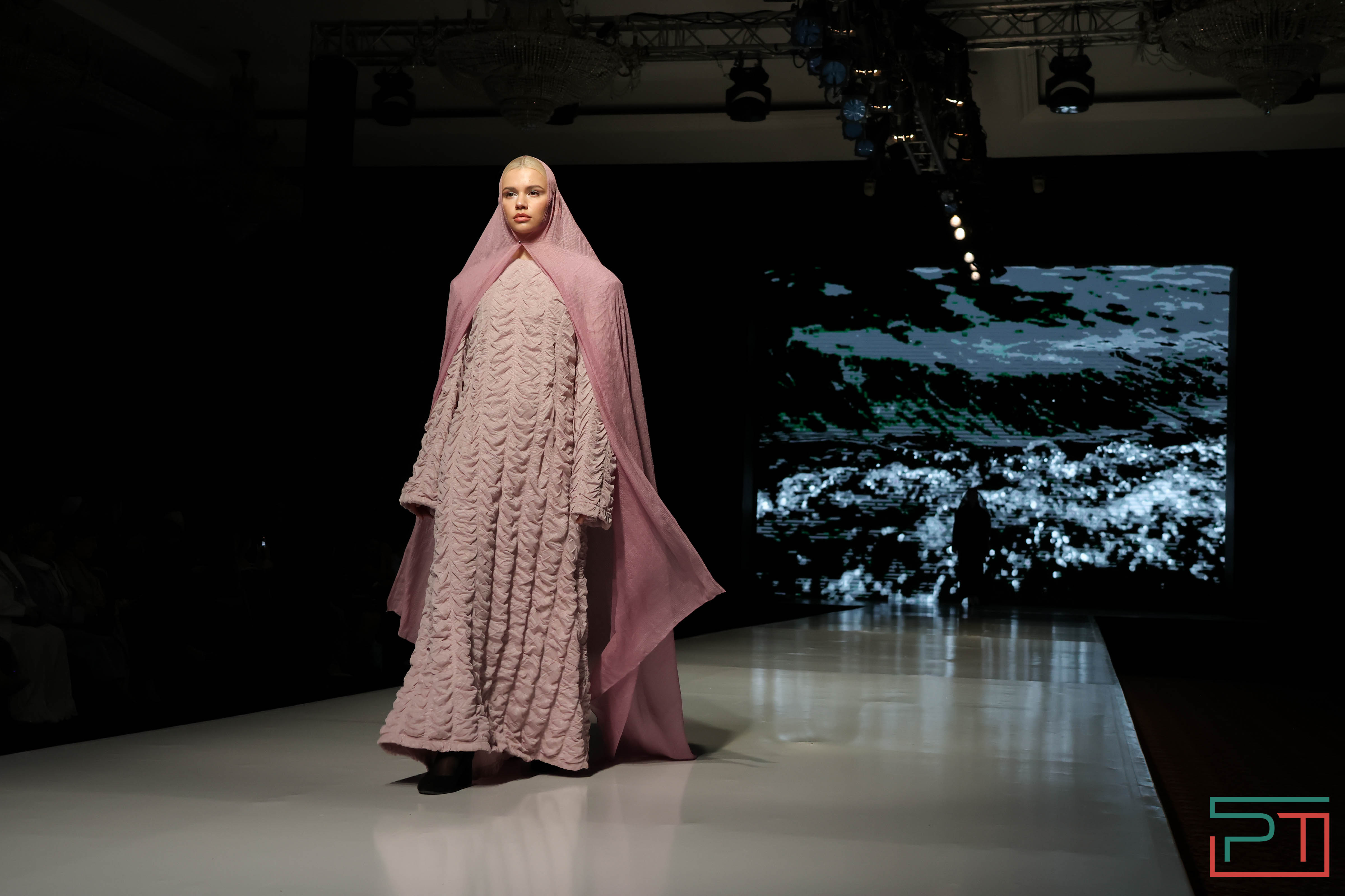 Показ благопристойной моды Modest Fashion Day прошел в Казани