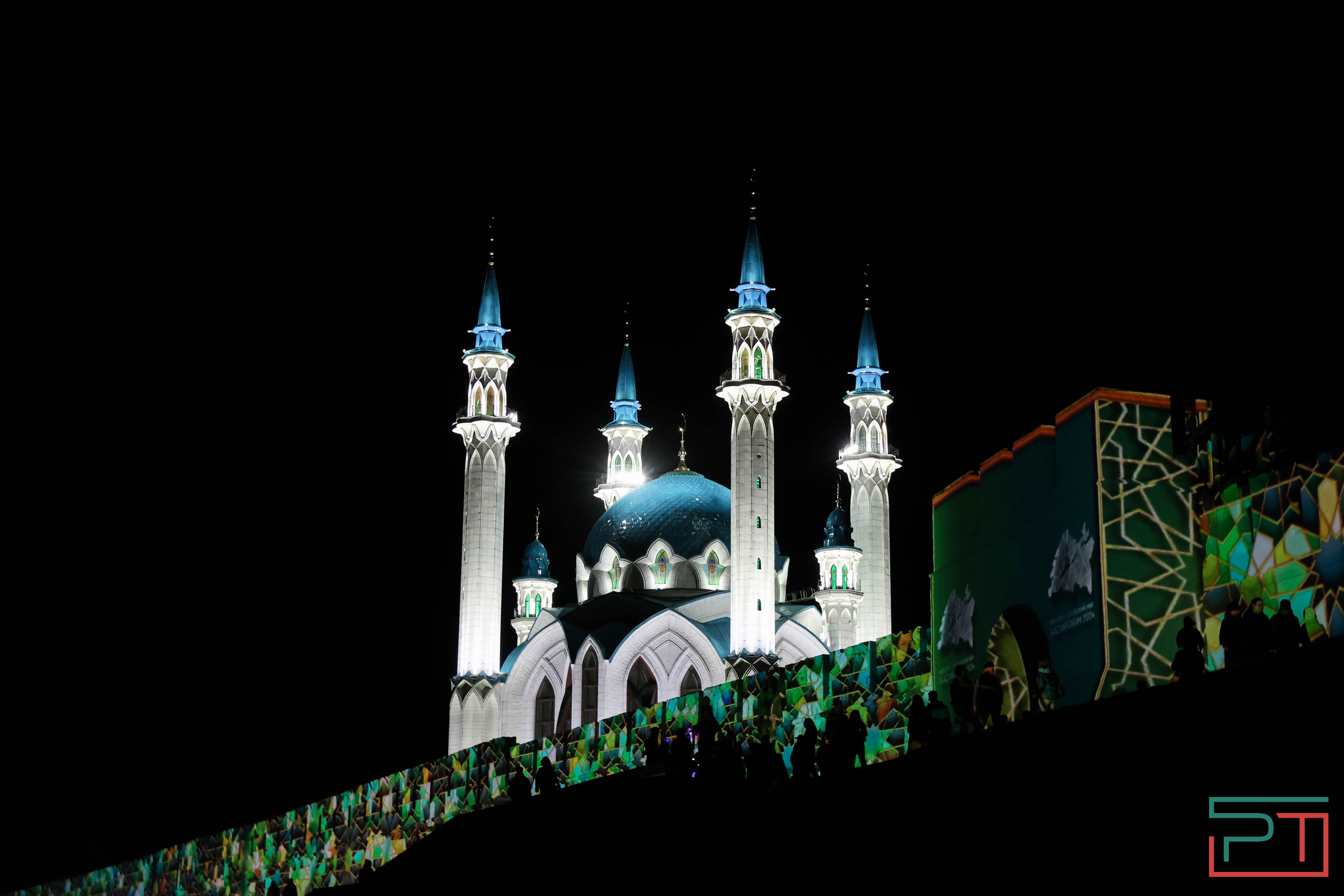 Фестиваль света "Сияние Кремля" в Казани