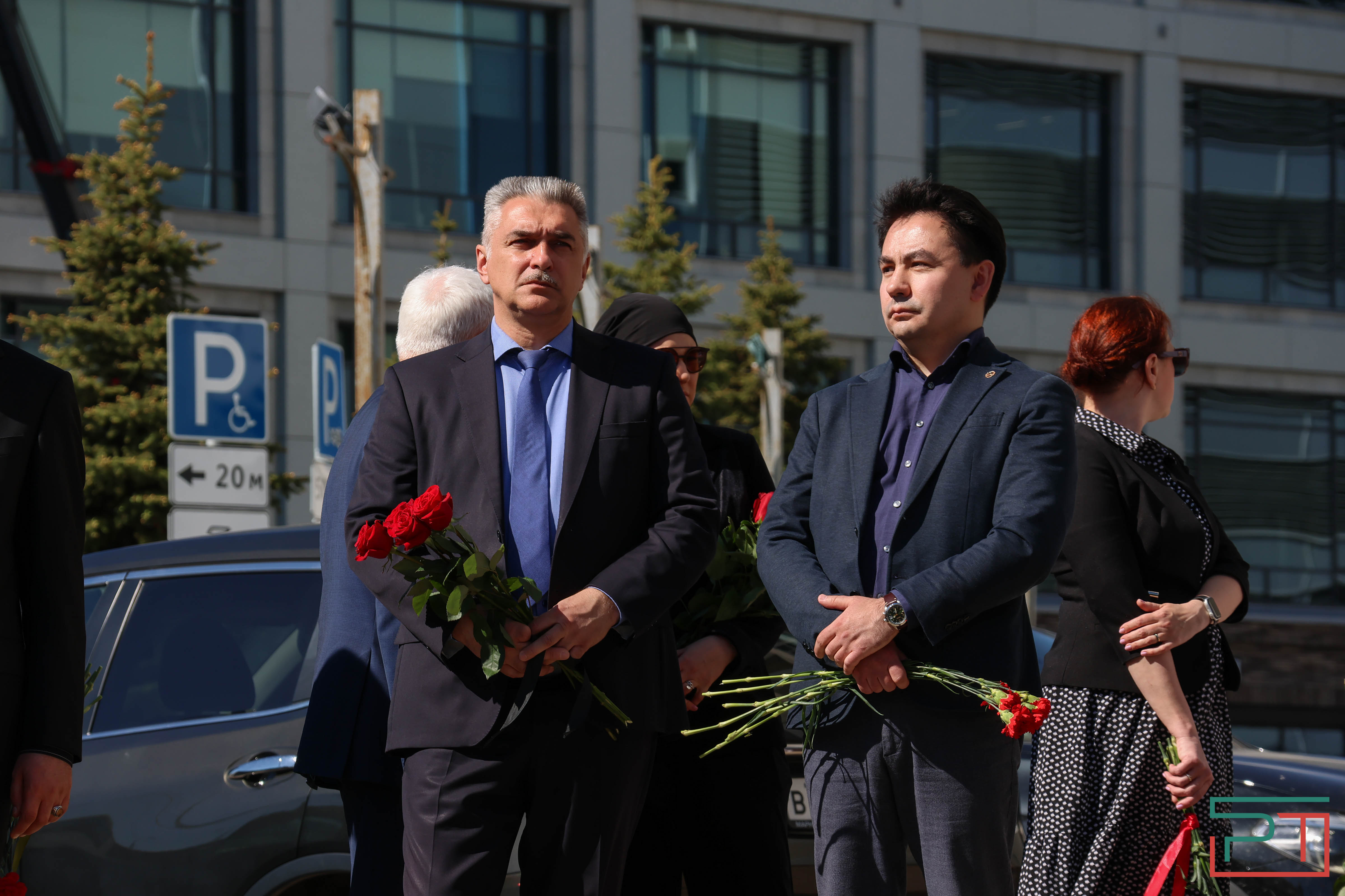 В Казани возложили цветы в память о гибели Президента Ирана