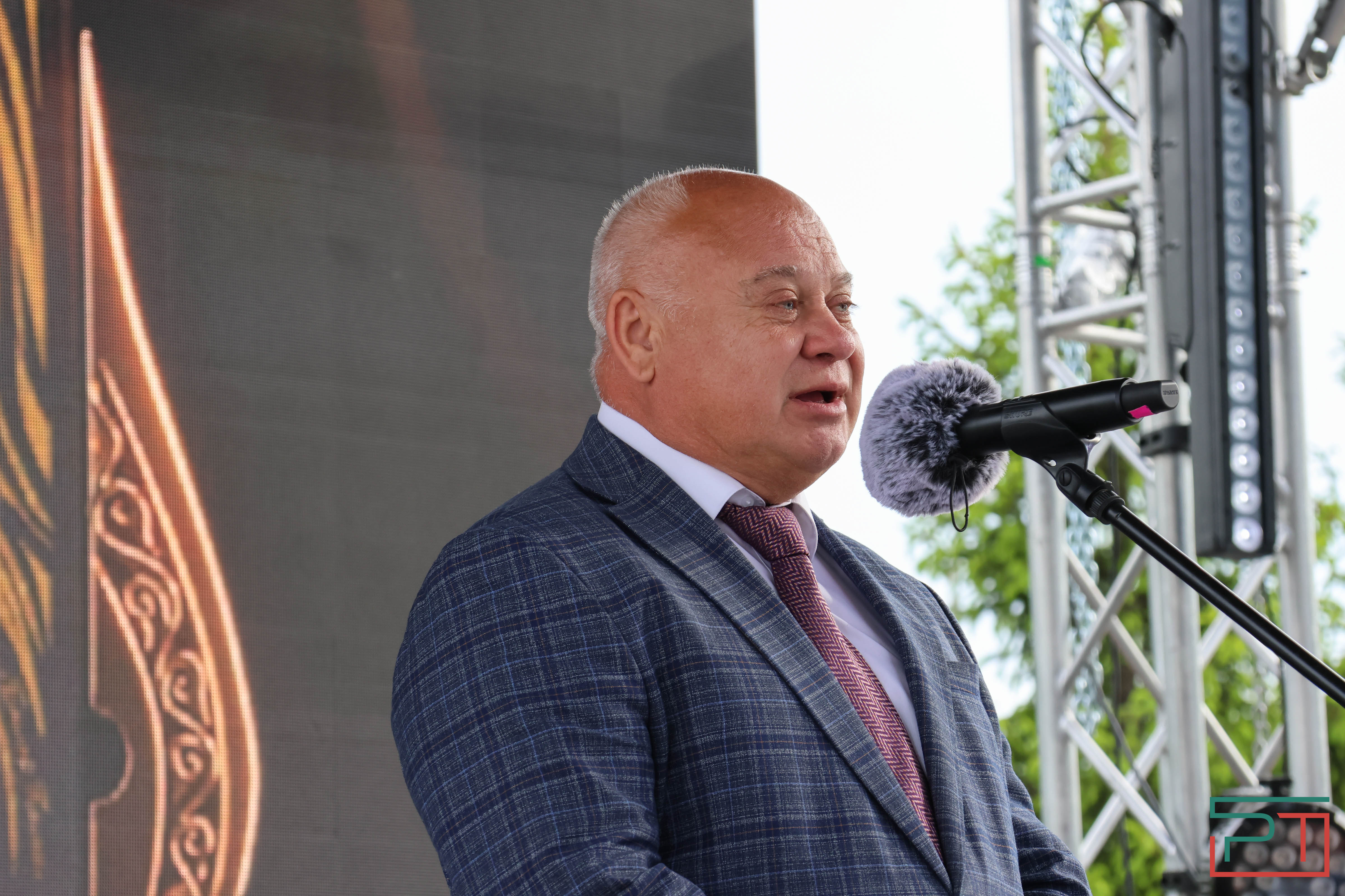 Объявлены победители журналистского конкурса «Хрустальное перо 2024»