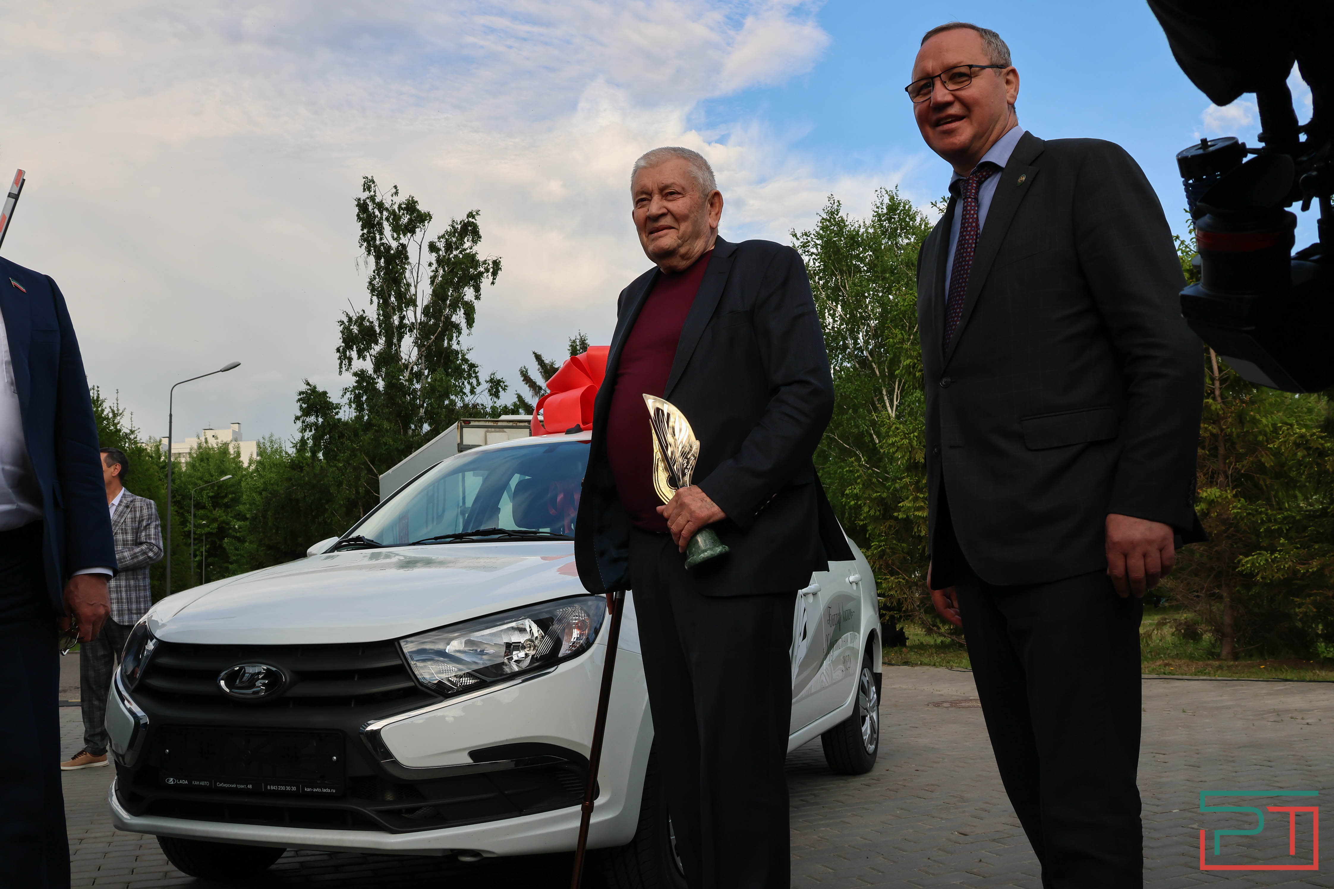 Объявлены победители журналистского конкурса «Хрустальное перо 2024»