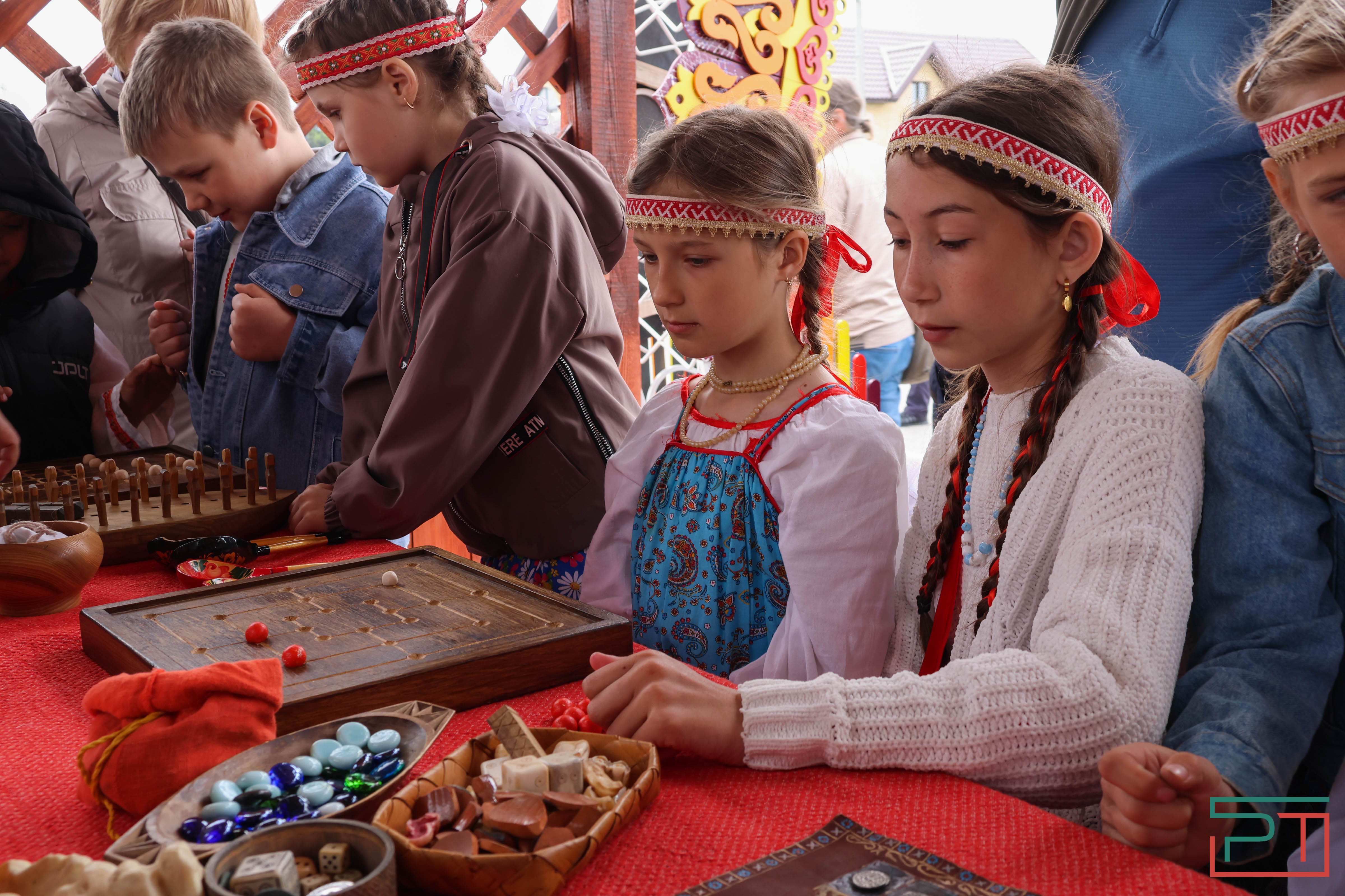 Минниханов посетил русский народный праздник Каравон