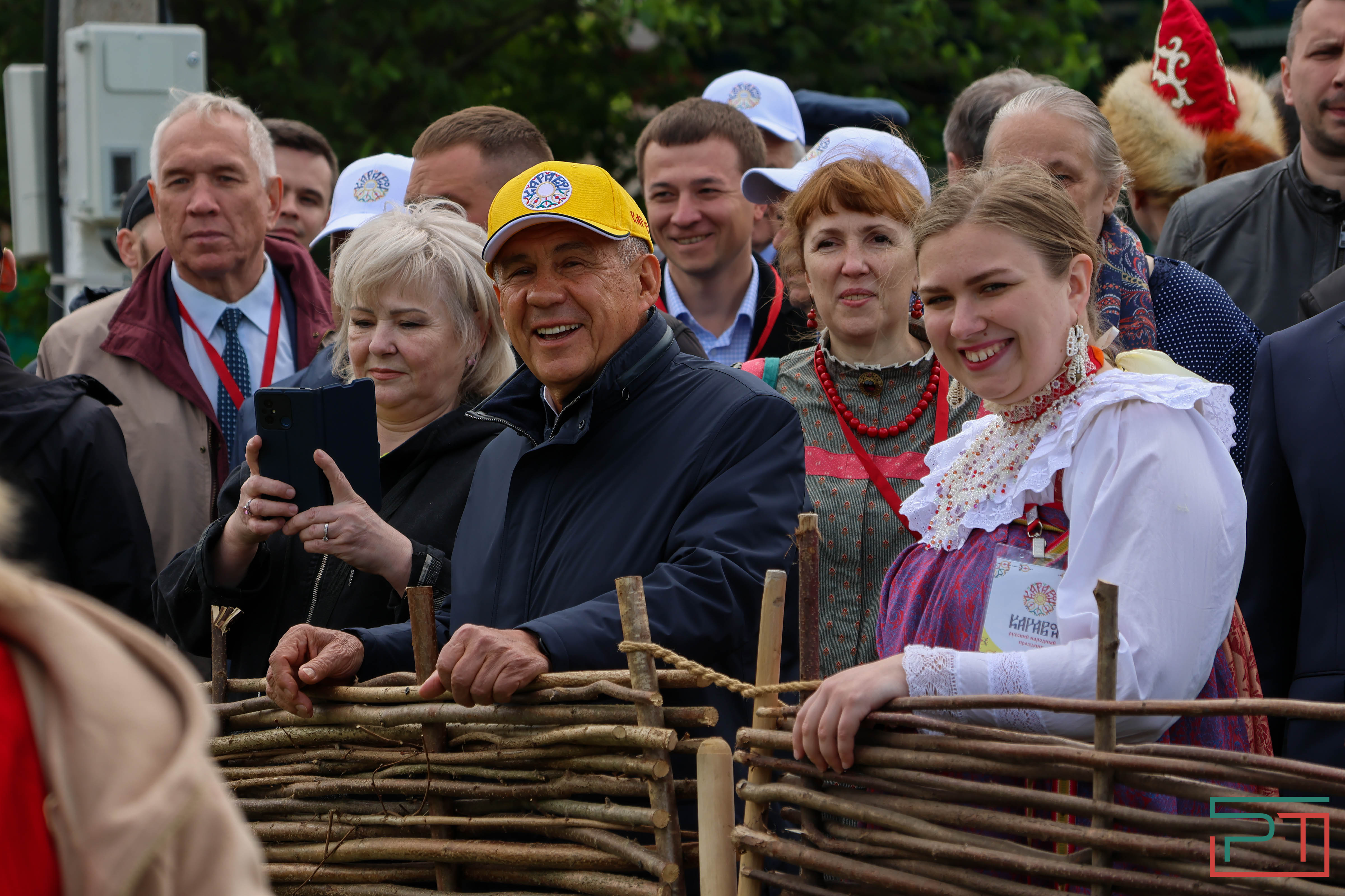 Минниханов посетил русский народный праздник Каравон