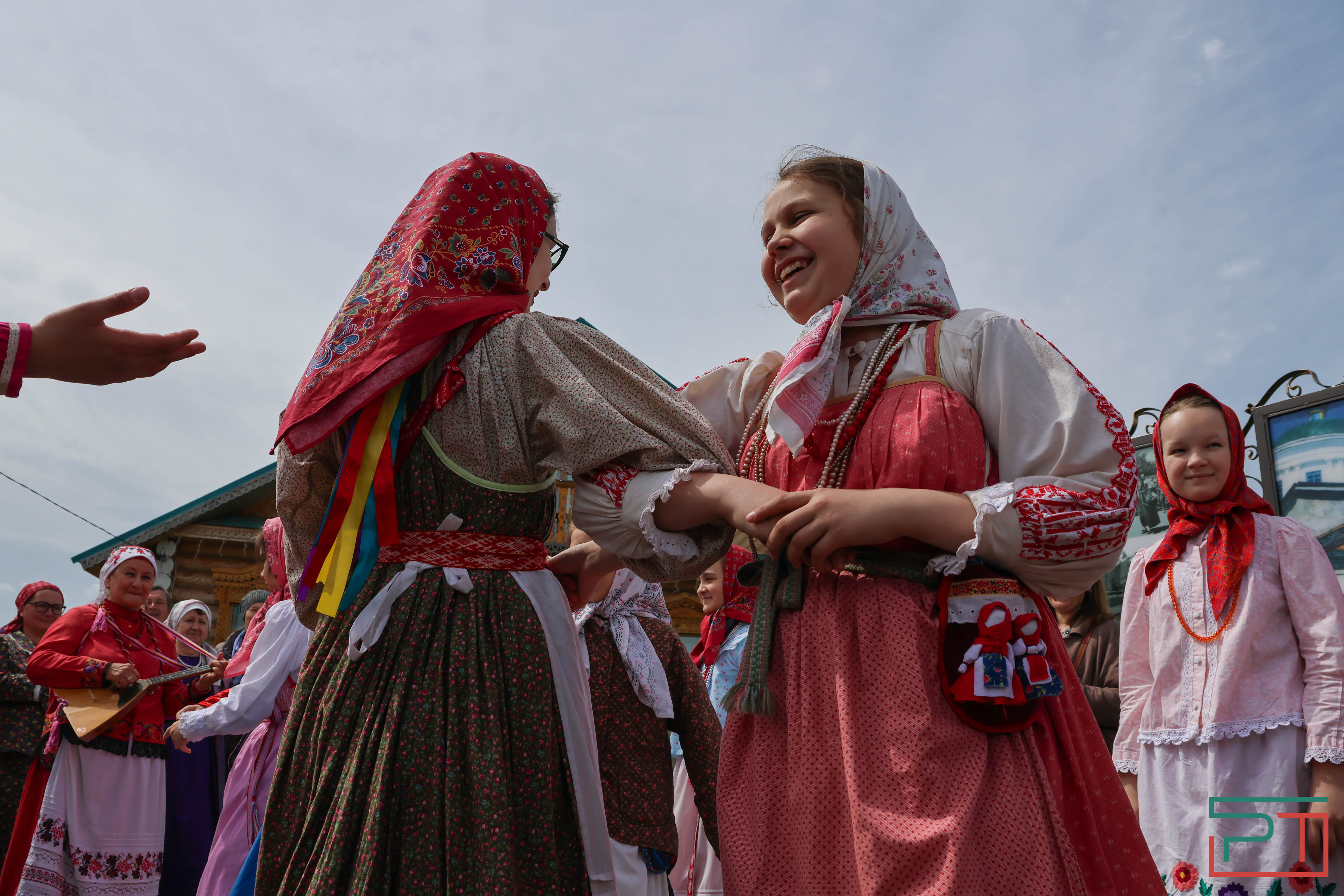 Минниханов посетил русский народный праздник Каравон