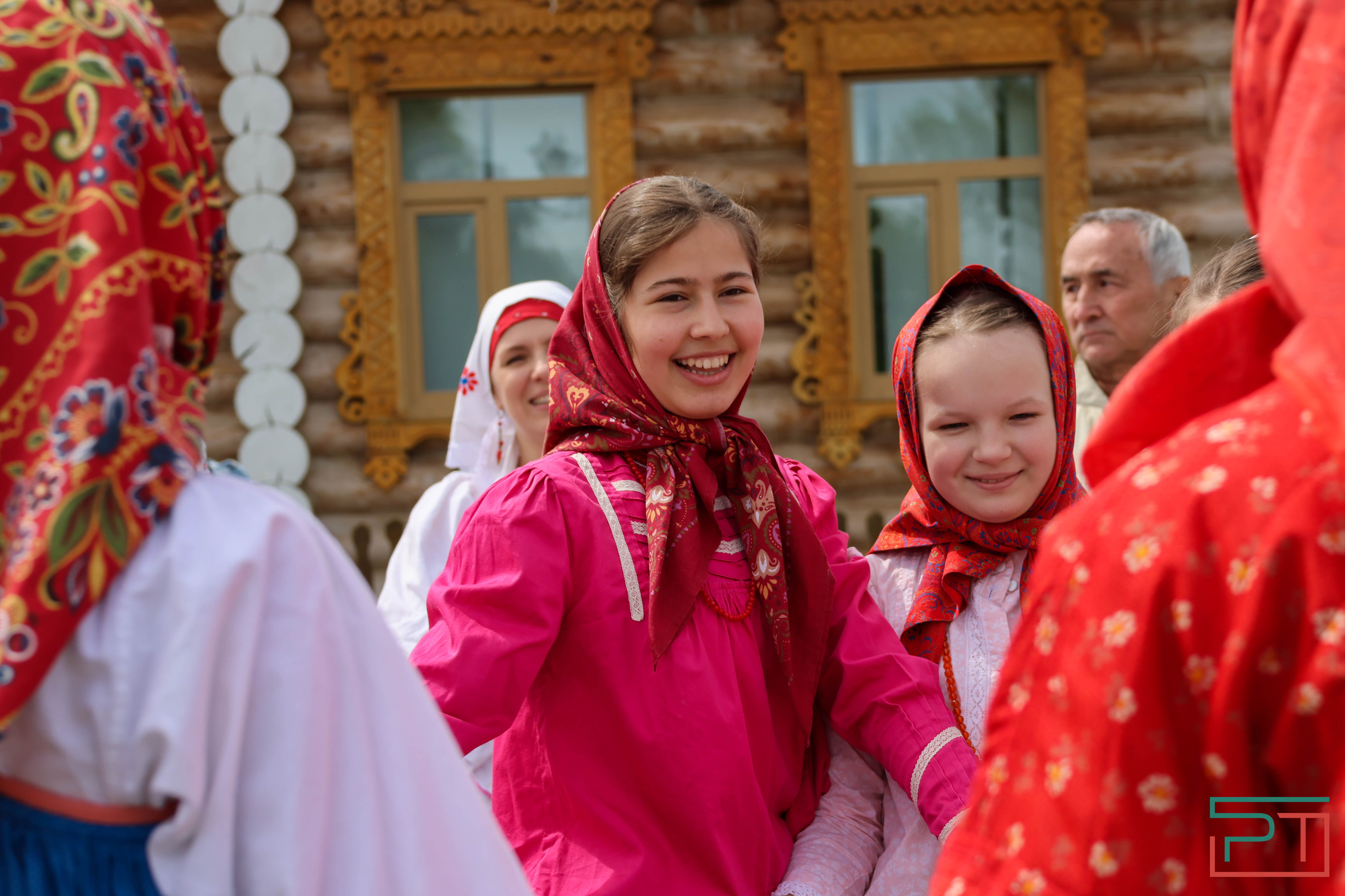 Минниханов посетил русский народный праздник Каравон