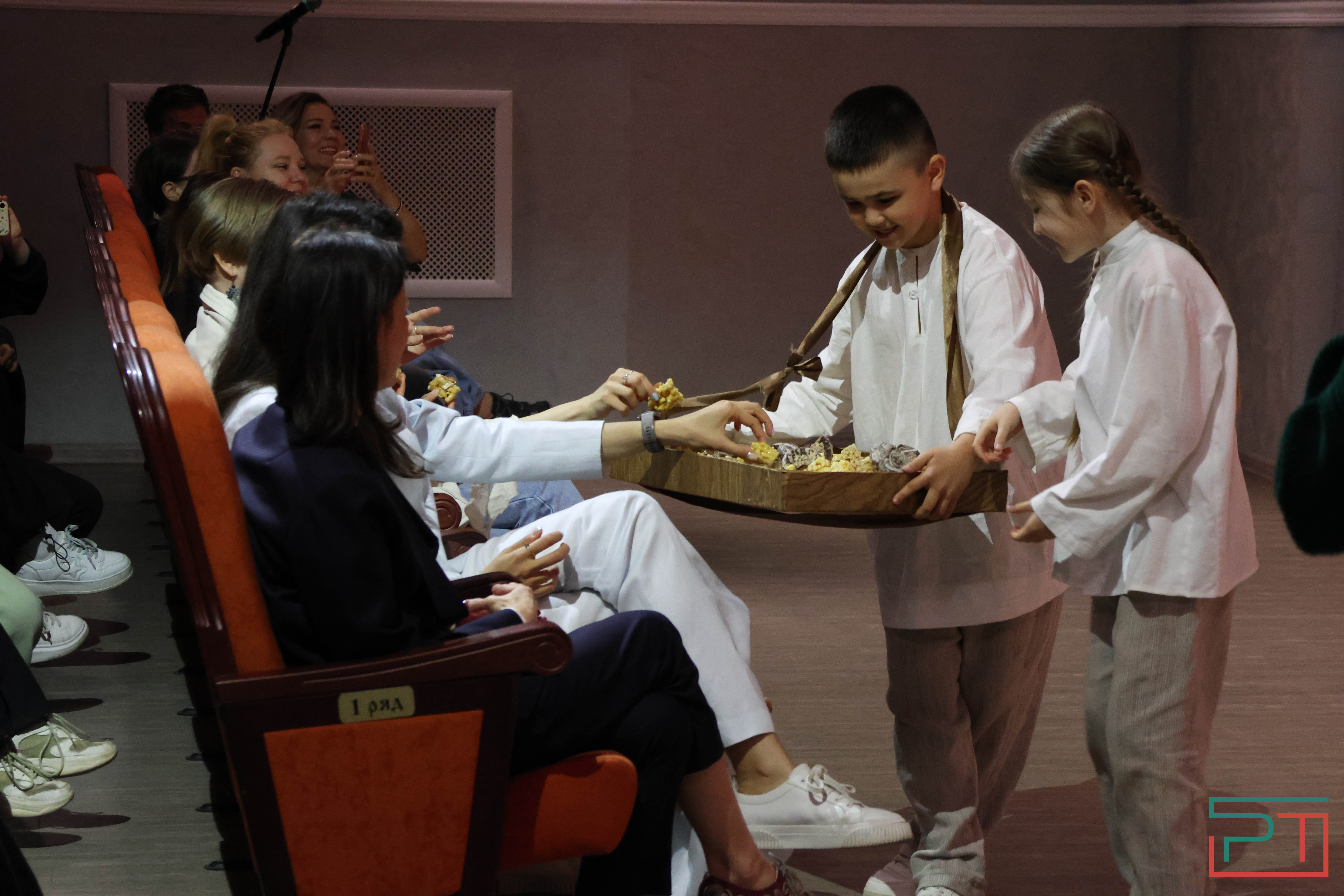 Актеры ГИТИСфеста выступили в Казани