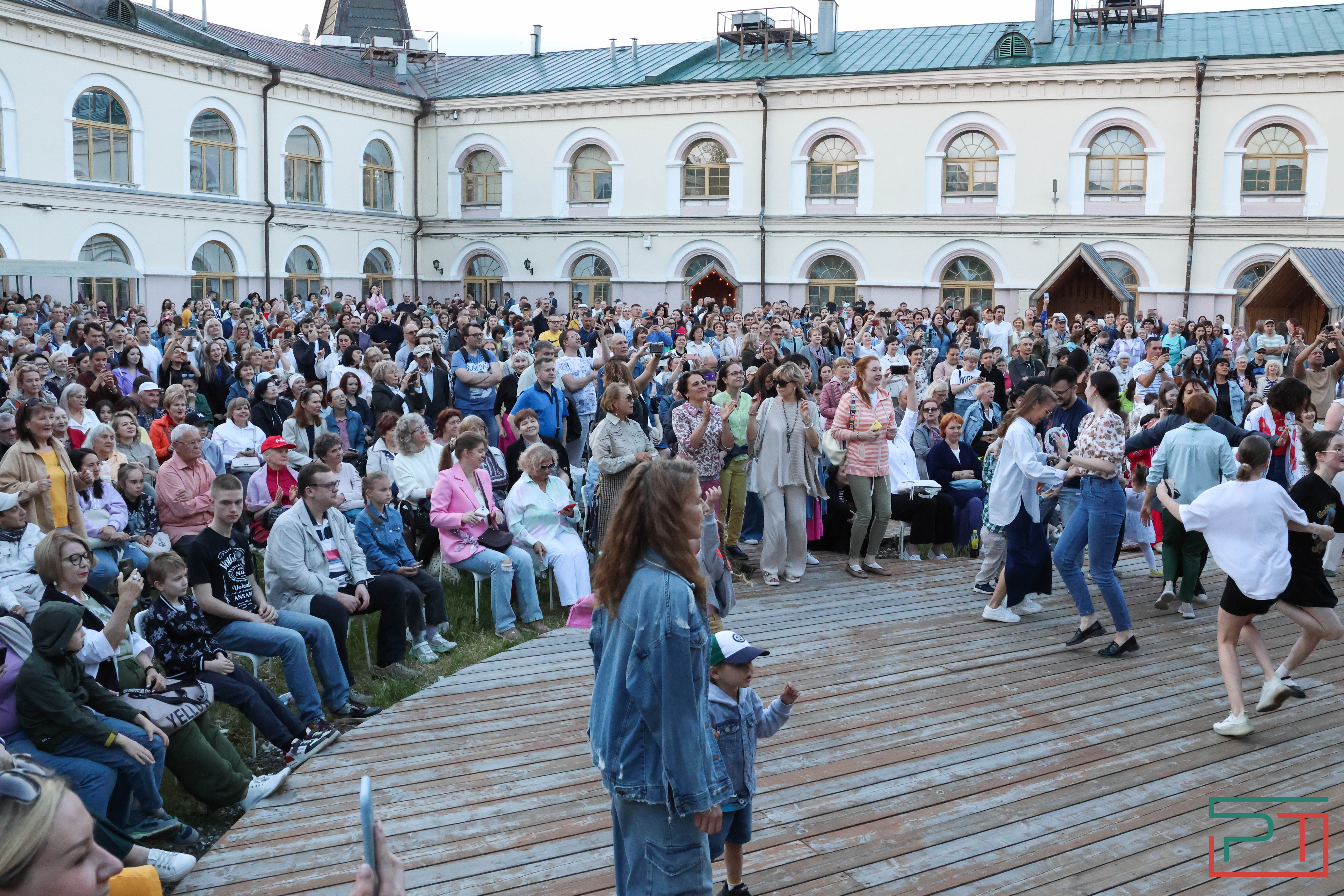 Группа Волга-Волга открыла летний сезон в дворике Национального музея РТ
