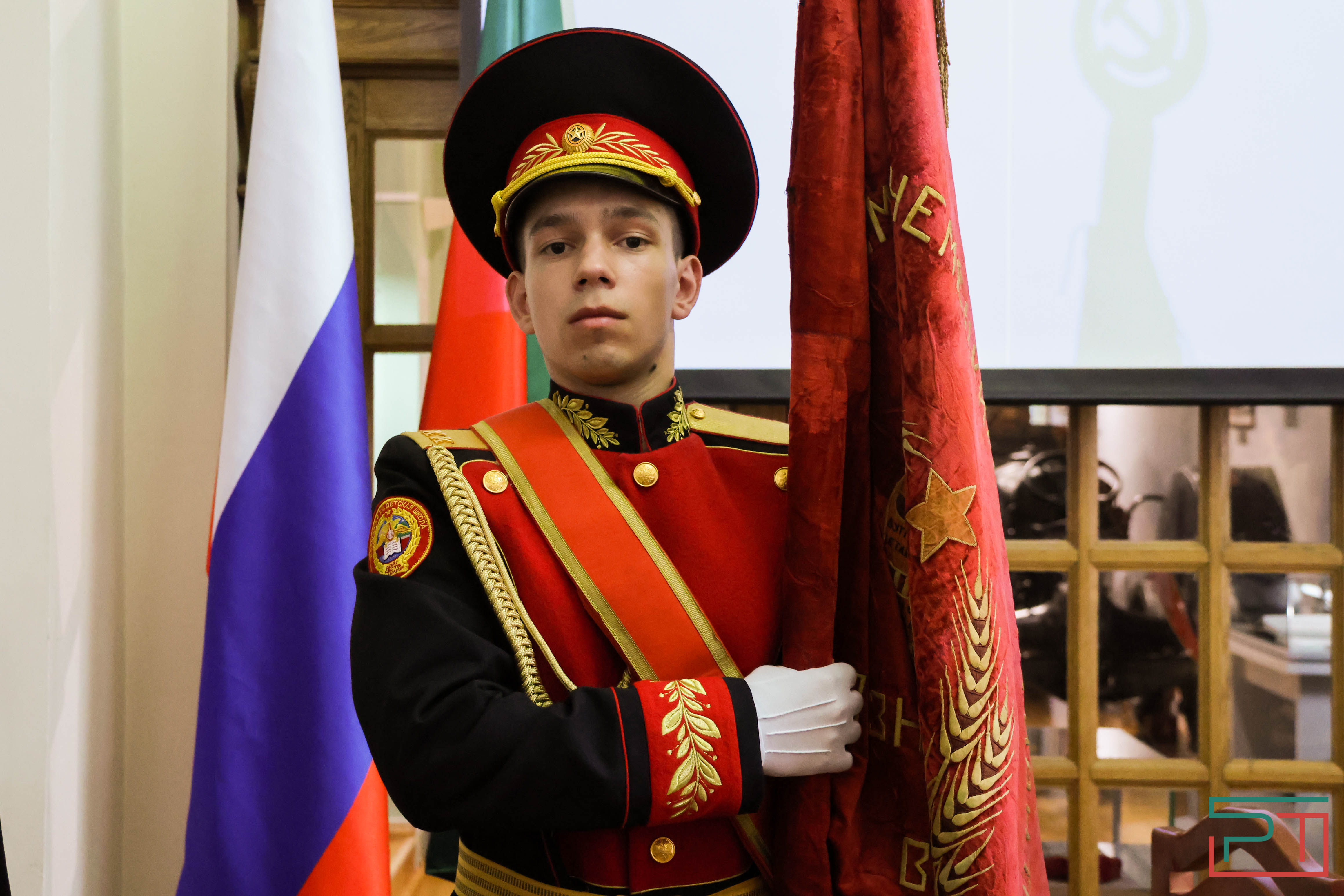 Акция «Знамя – символ Победы» прошла в Нацмузее РТ