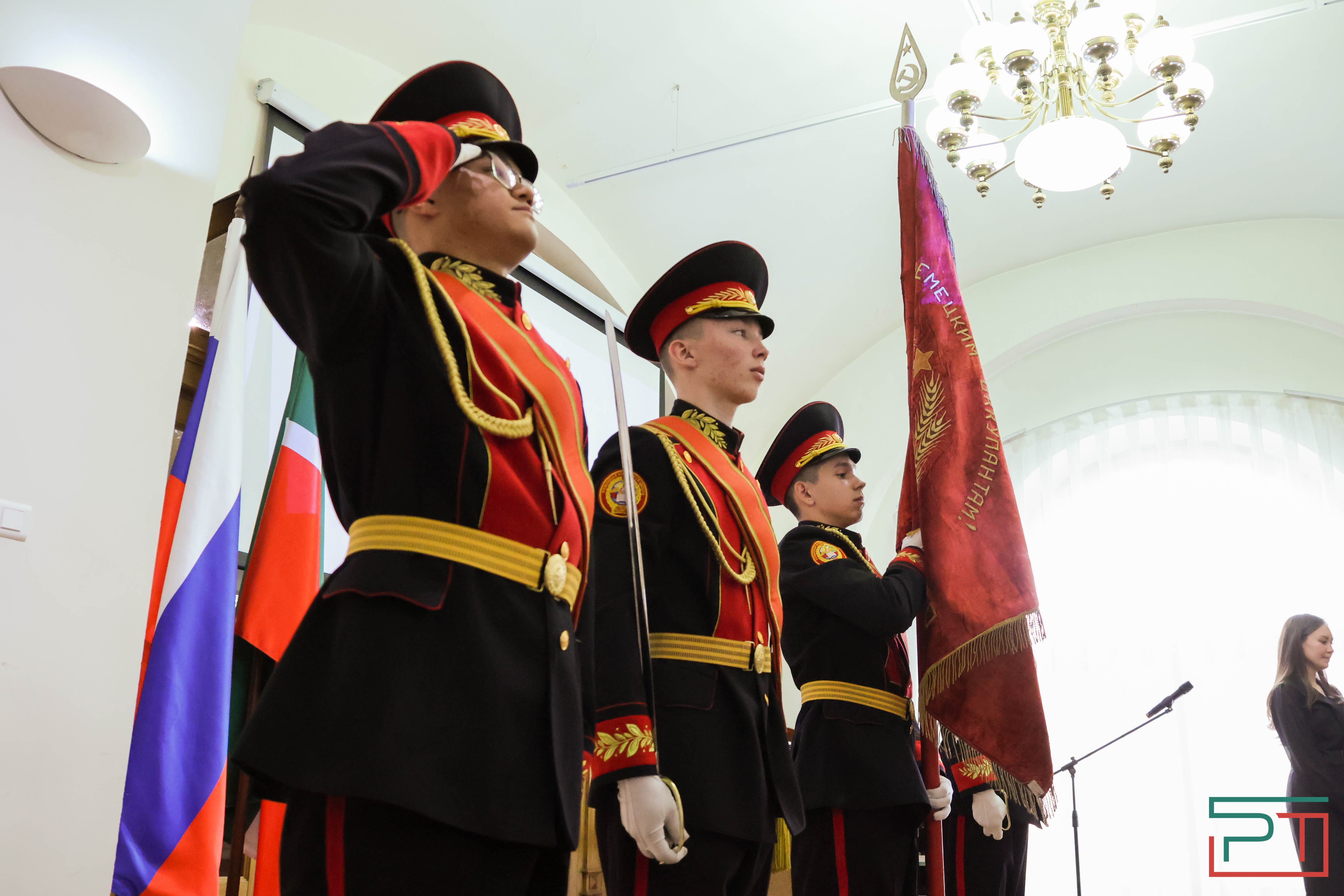 Акция «Знамя – символ Победы» прошла в Нацмузее РТ