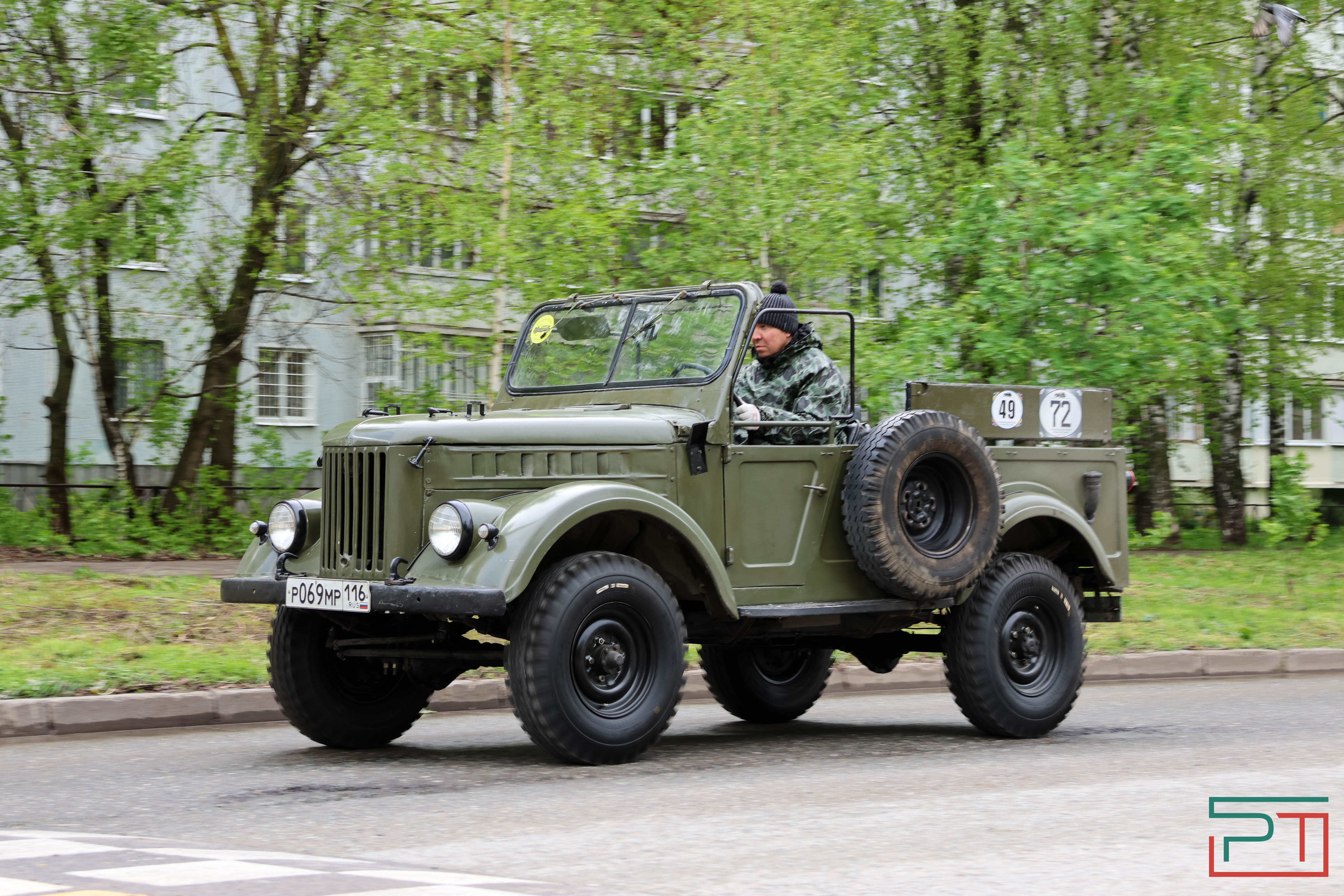 Акция "Парад у дома ветерана" прошла в Казани
