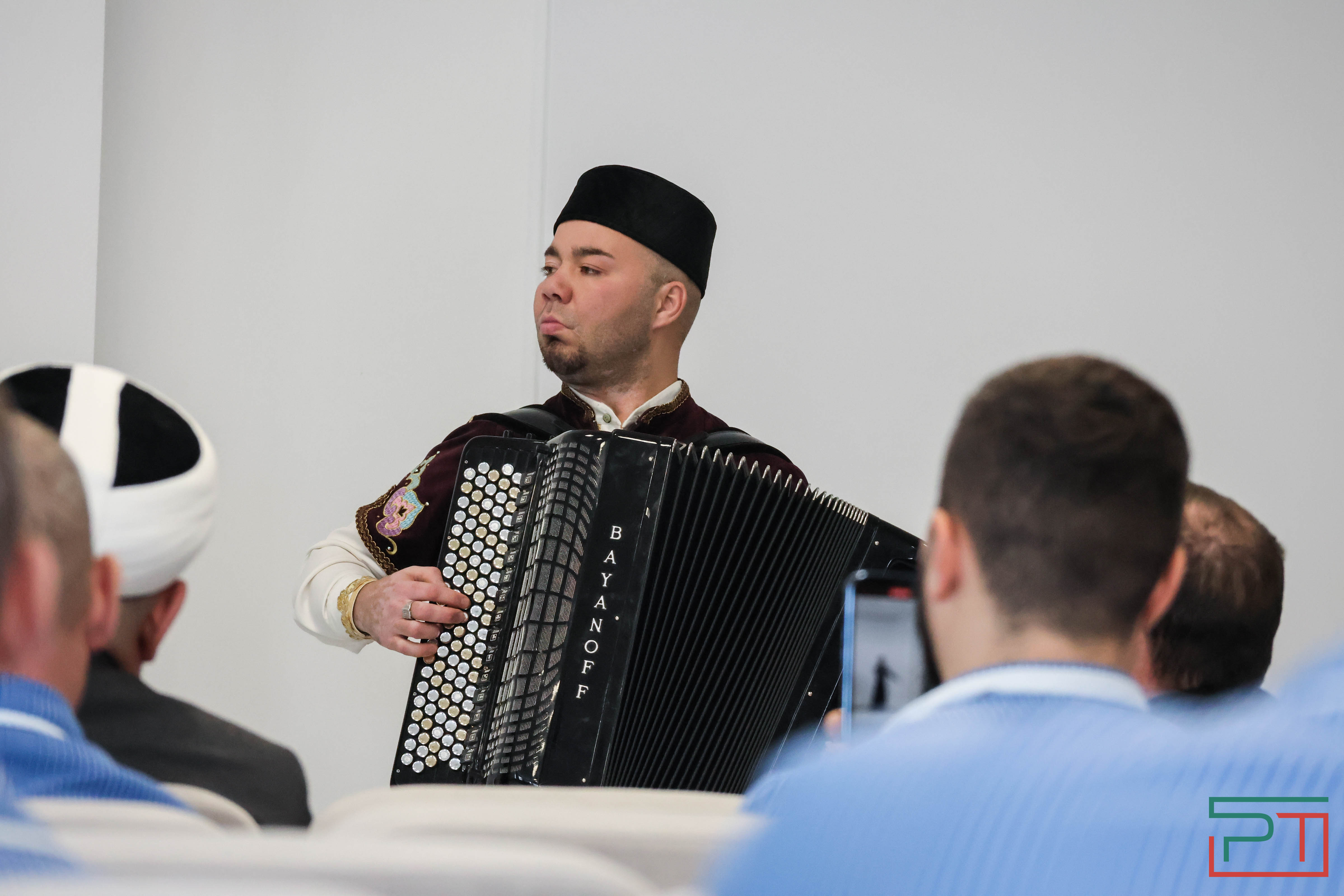 Праздничный концерт прошел в Казанском военном госпитале