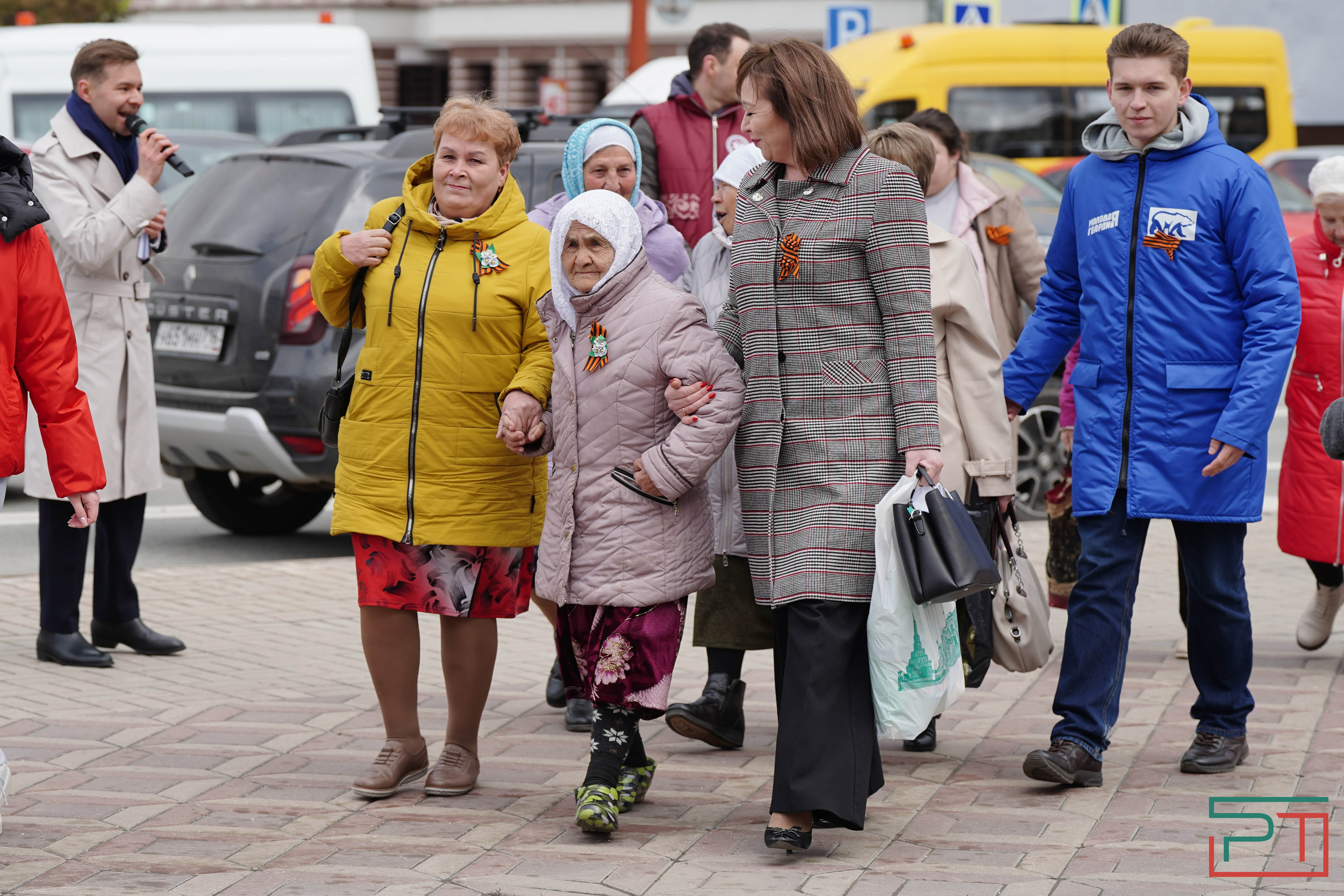 Молодежь Татарстана встретила ветеранов ВОВ