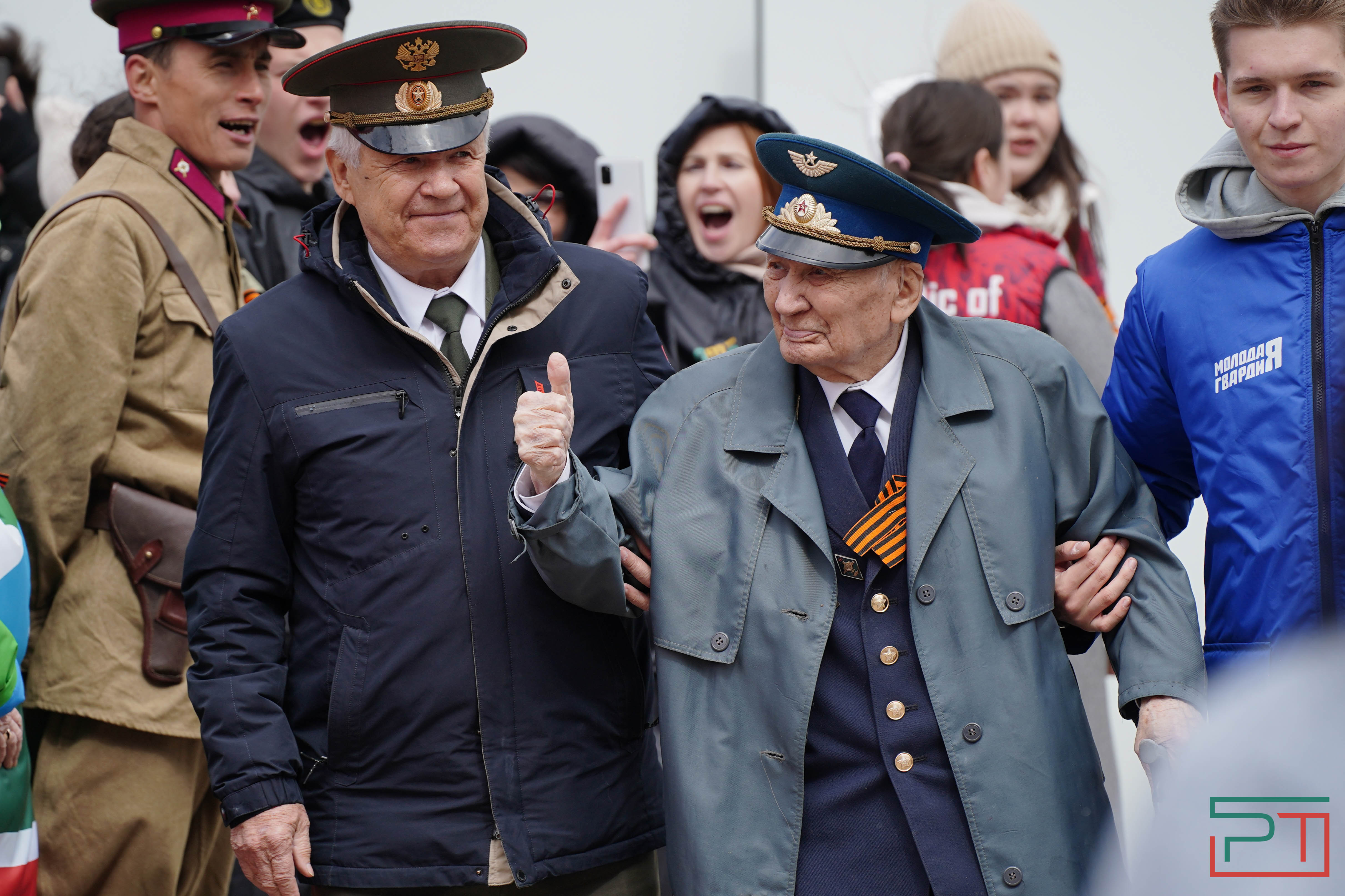 Молодежь Татарстана встретила ветеранов ВОВ