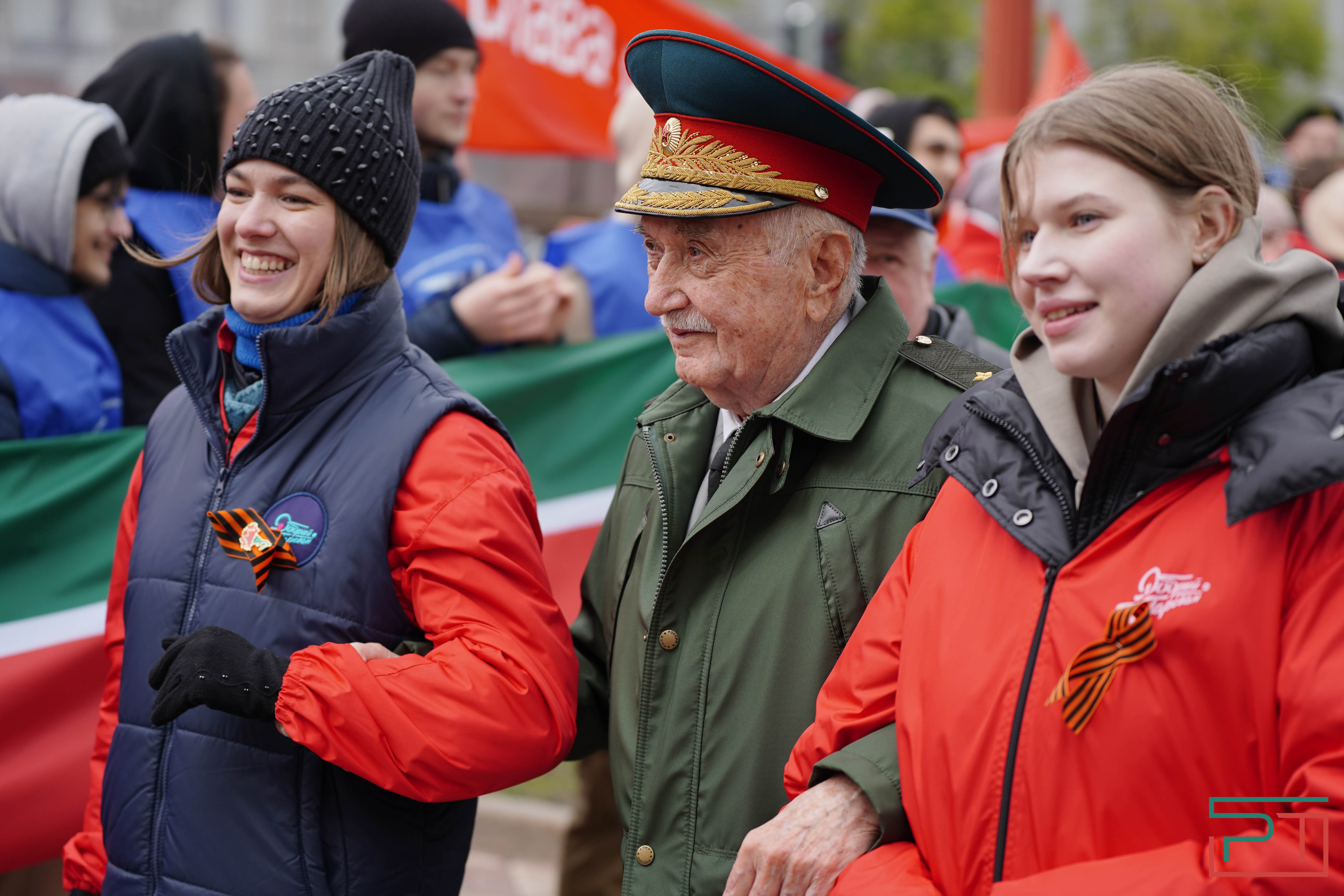 Молодежь Татарстана встретила ветеранов ВОВ