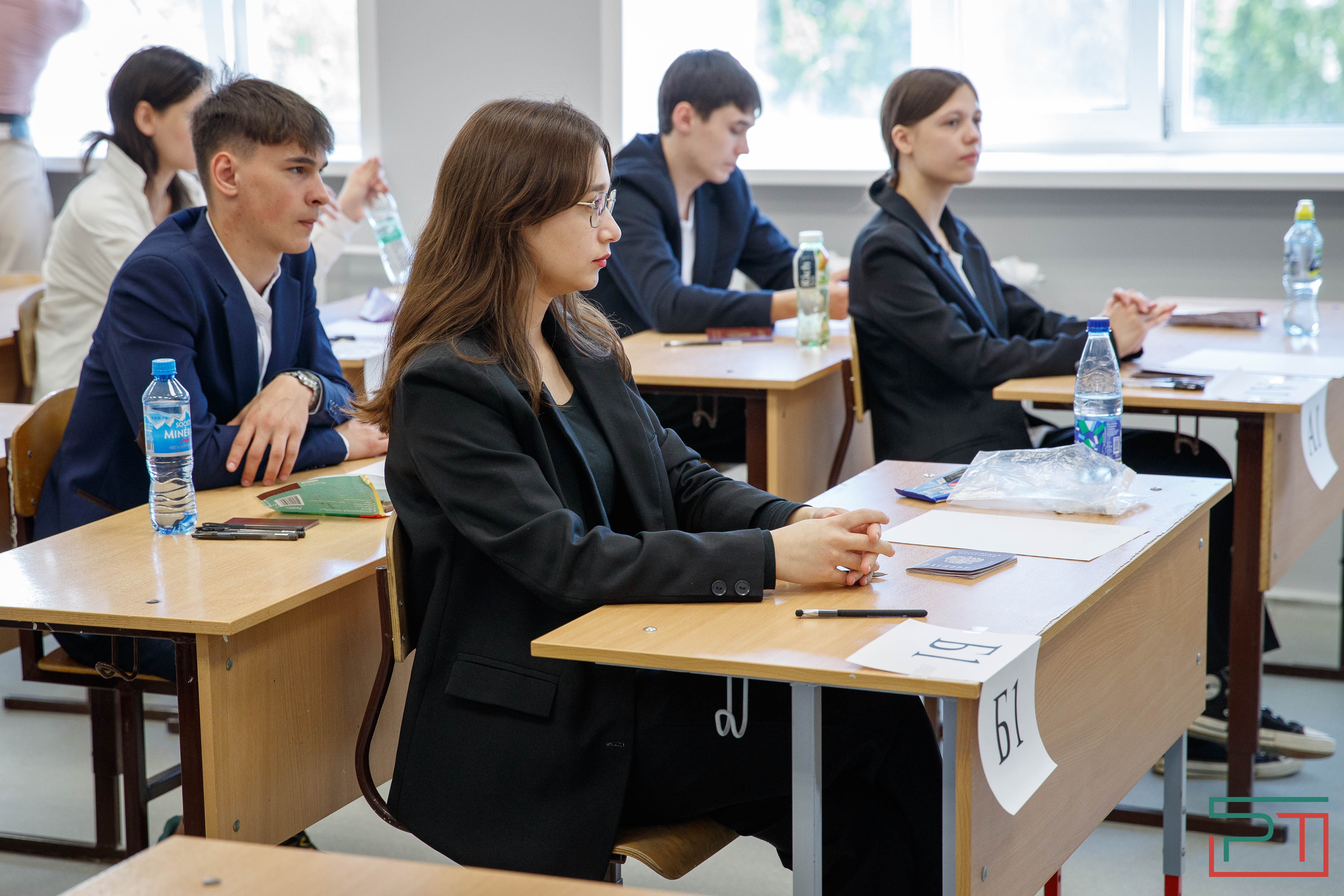 ЕГЭ по русскому языку написали школьники Казани