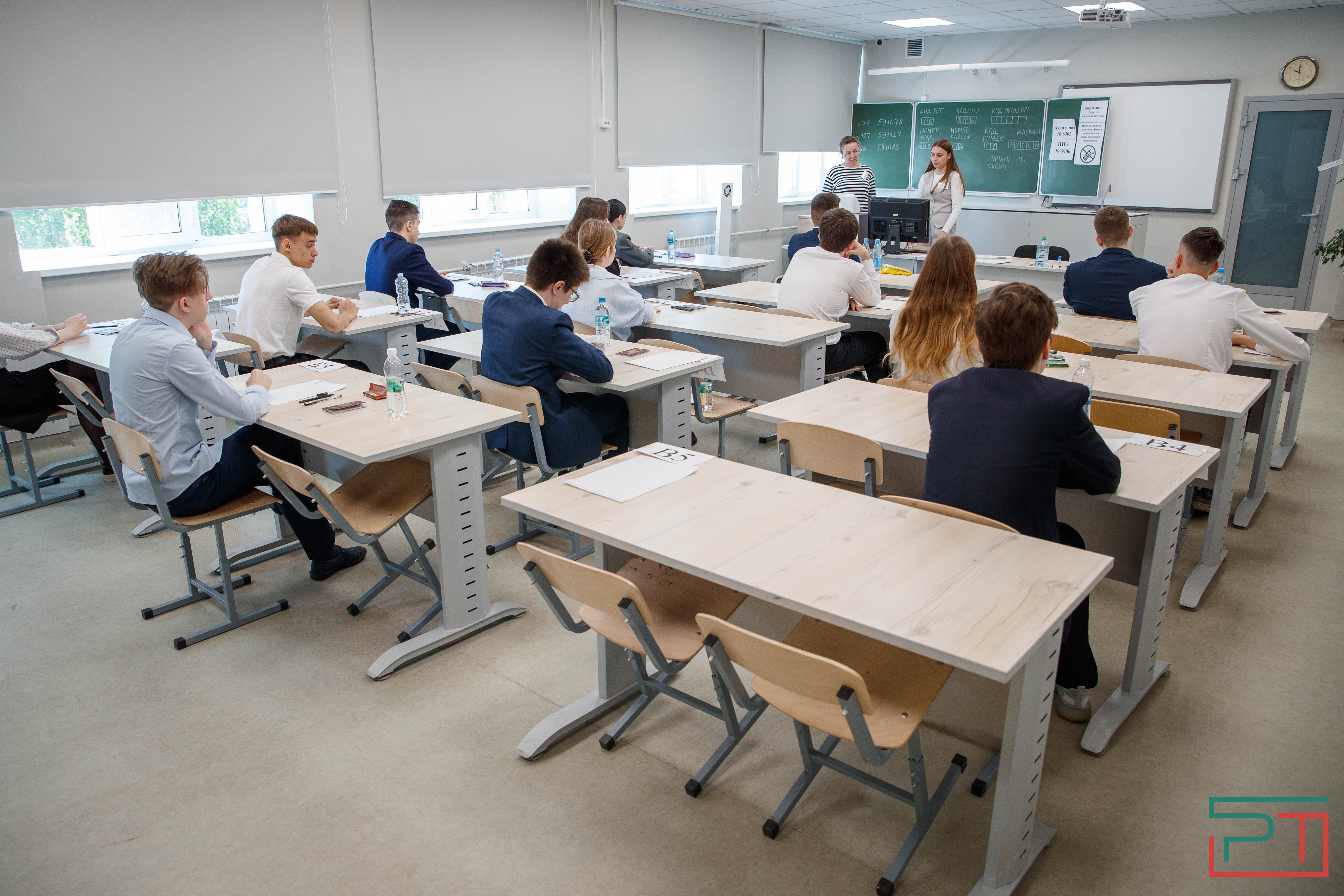 ЕГЭ по русскому языку написали школьники Казани