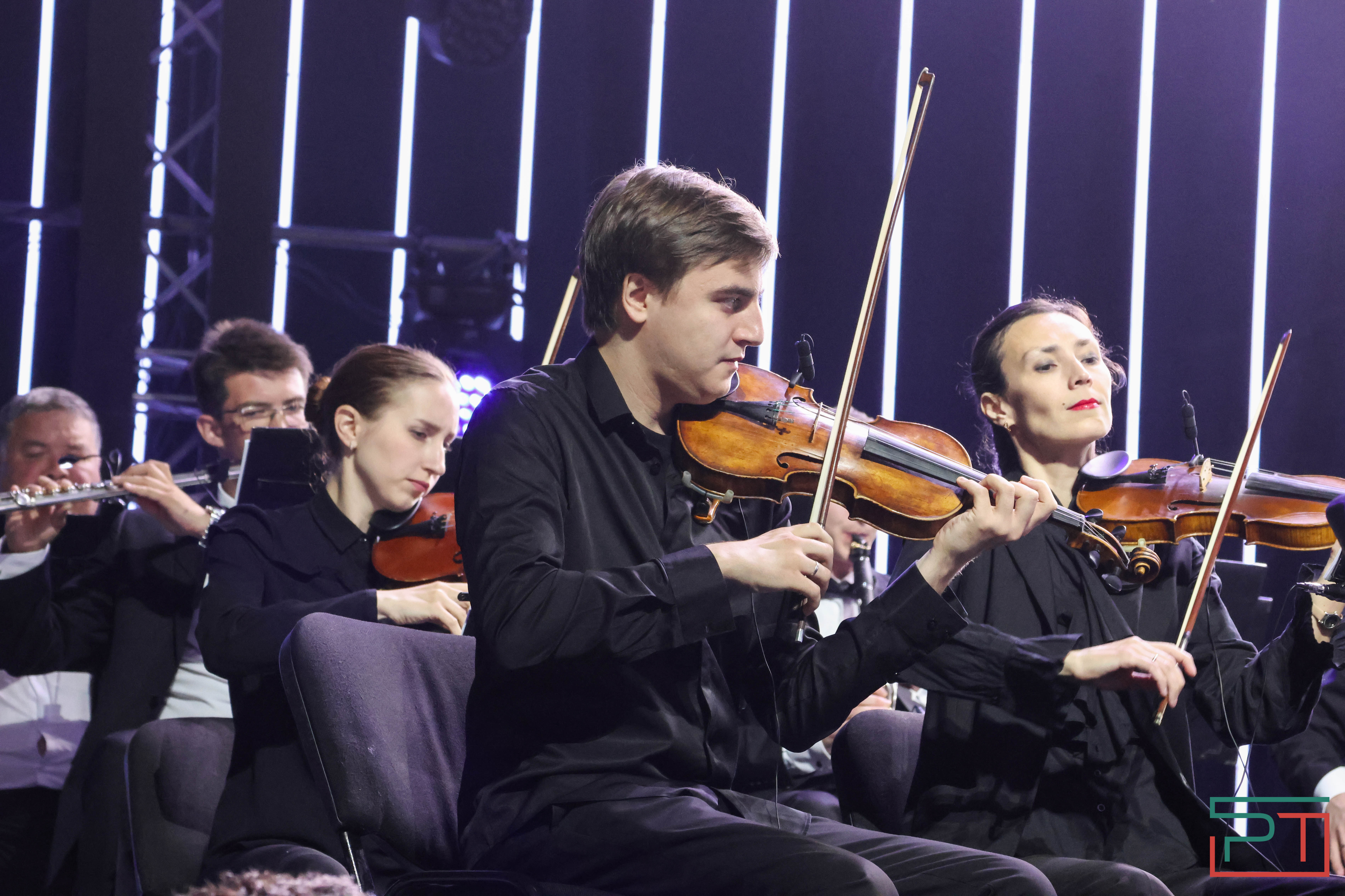 Общегородской школьный выпускной прошел в Казани