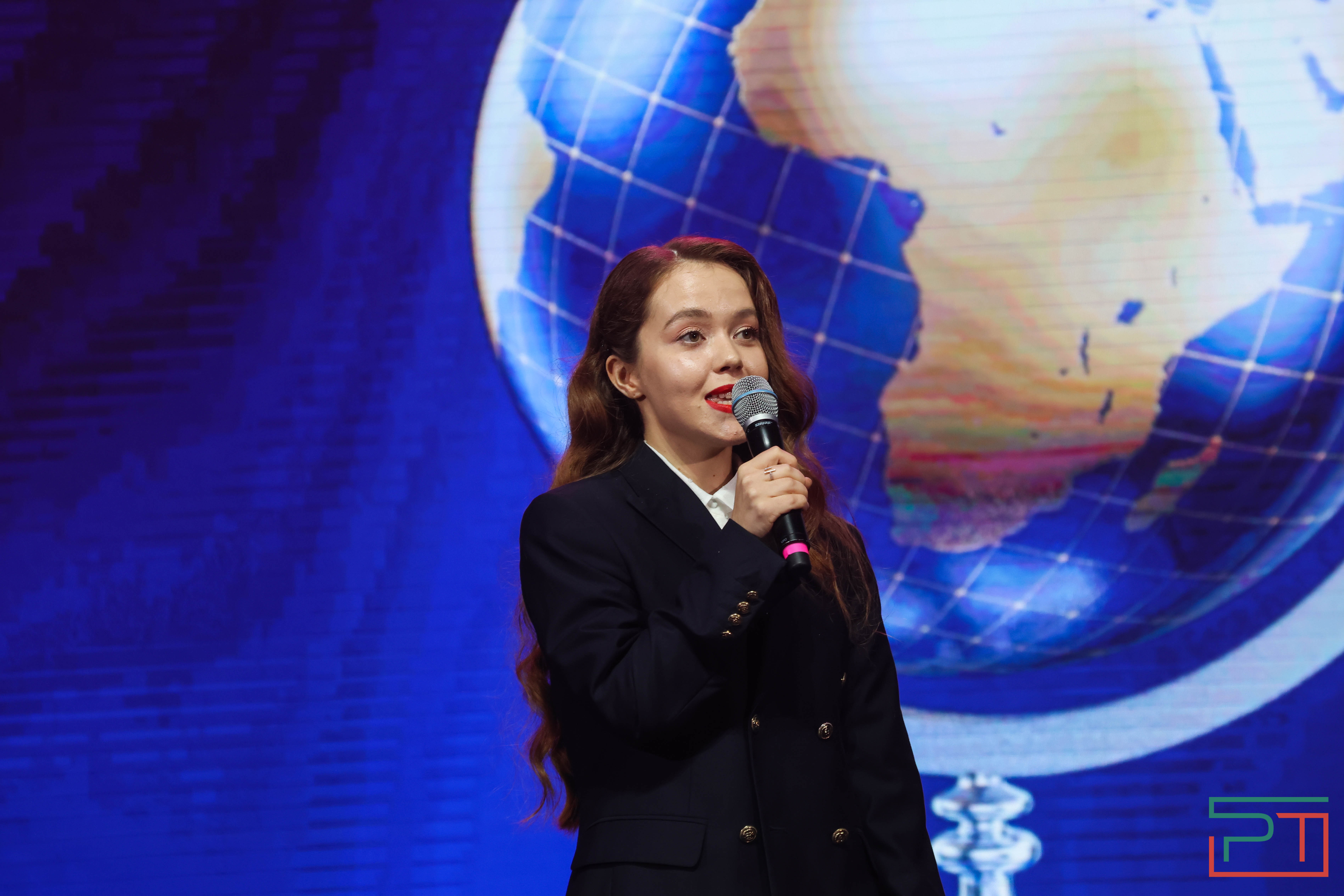 Общегородской школьный выпускной прошел в Казани