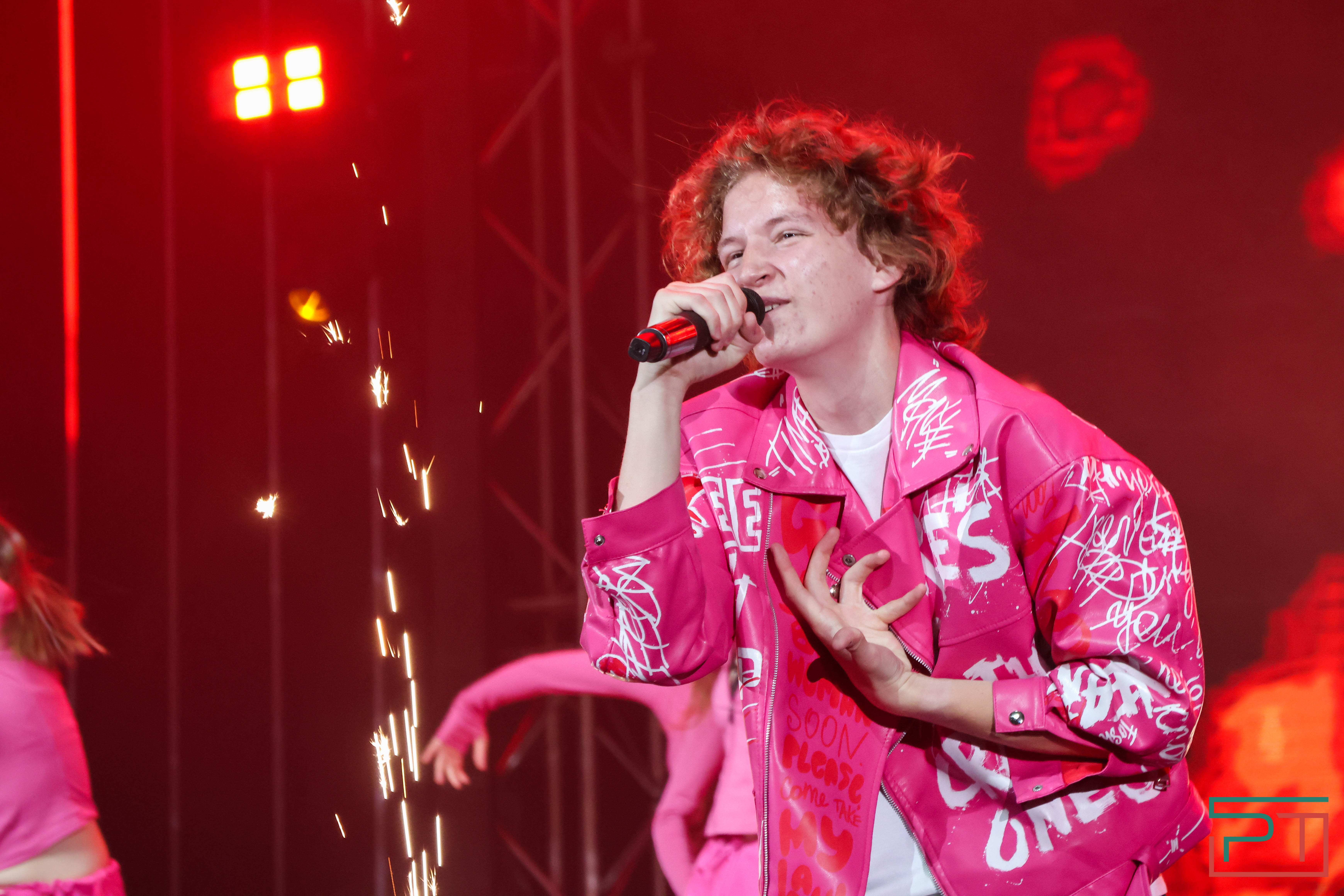 Общегородской школьный выпускной прошел в Казани