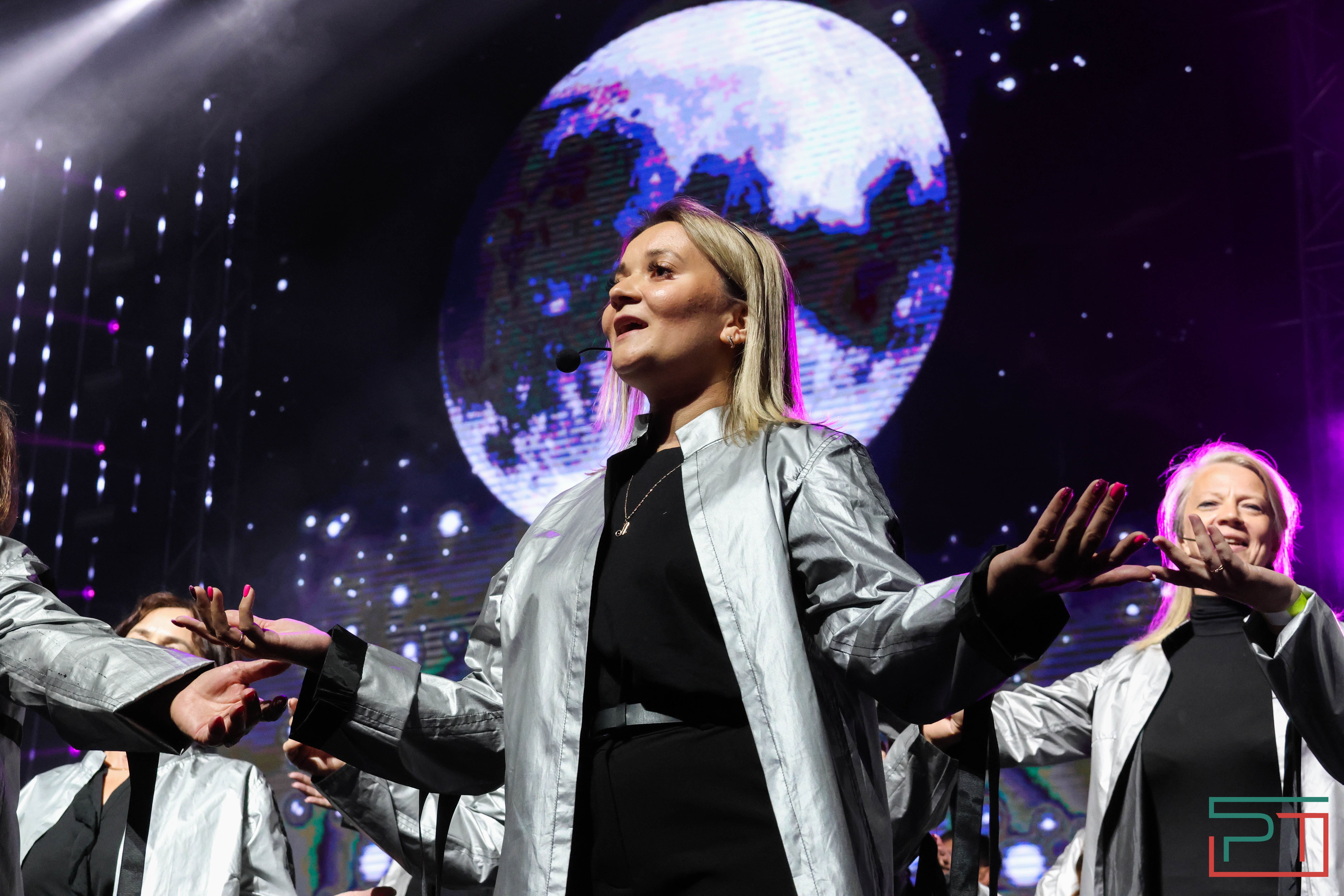 Общегородской школьный выпускной прошел в Казани