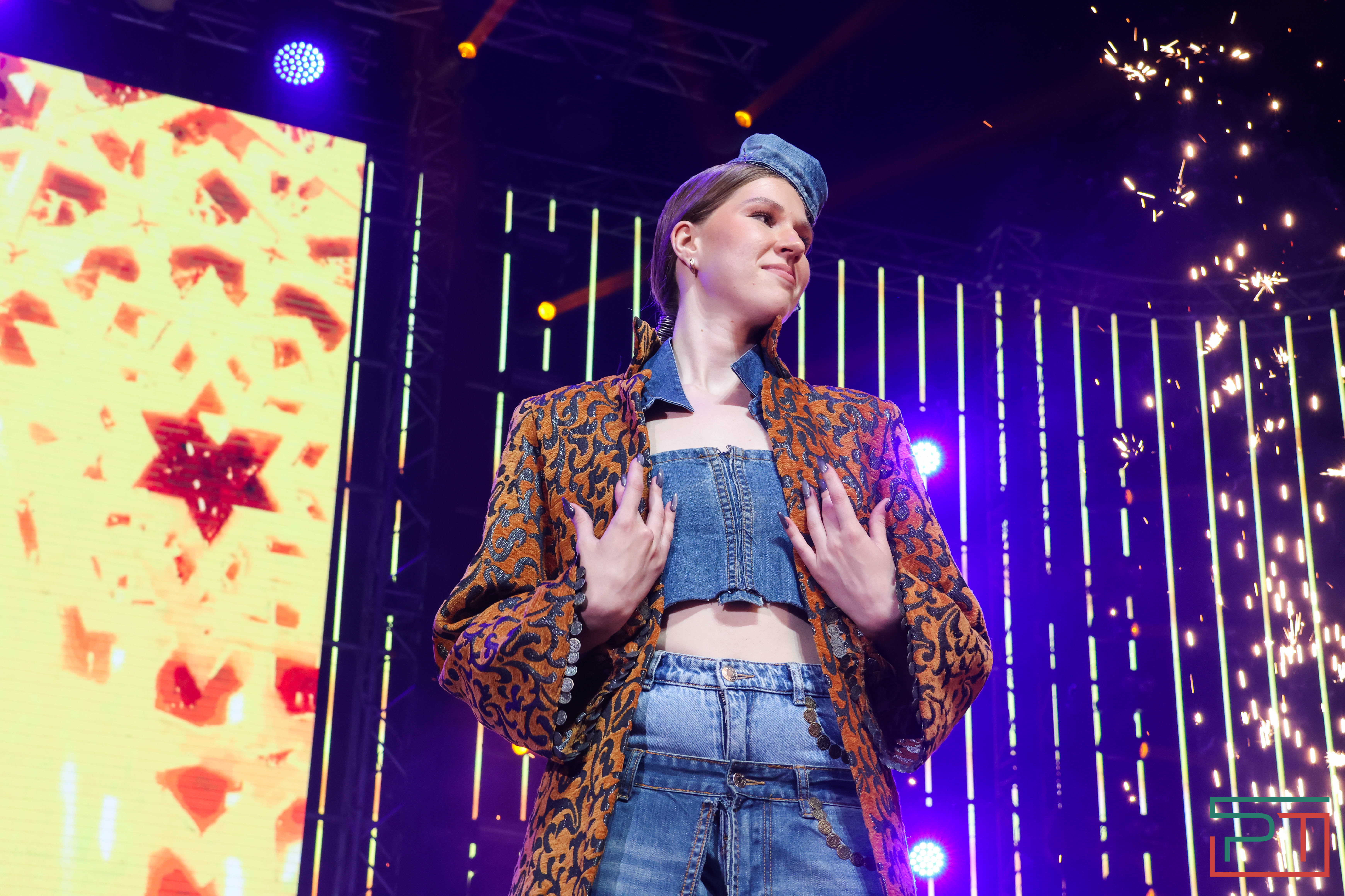 Общегородской школьный выпускной прошел в Казани