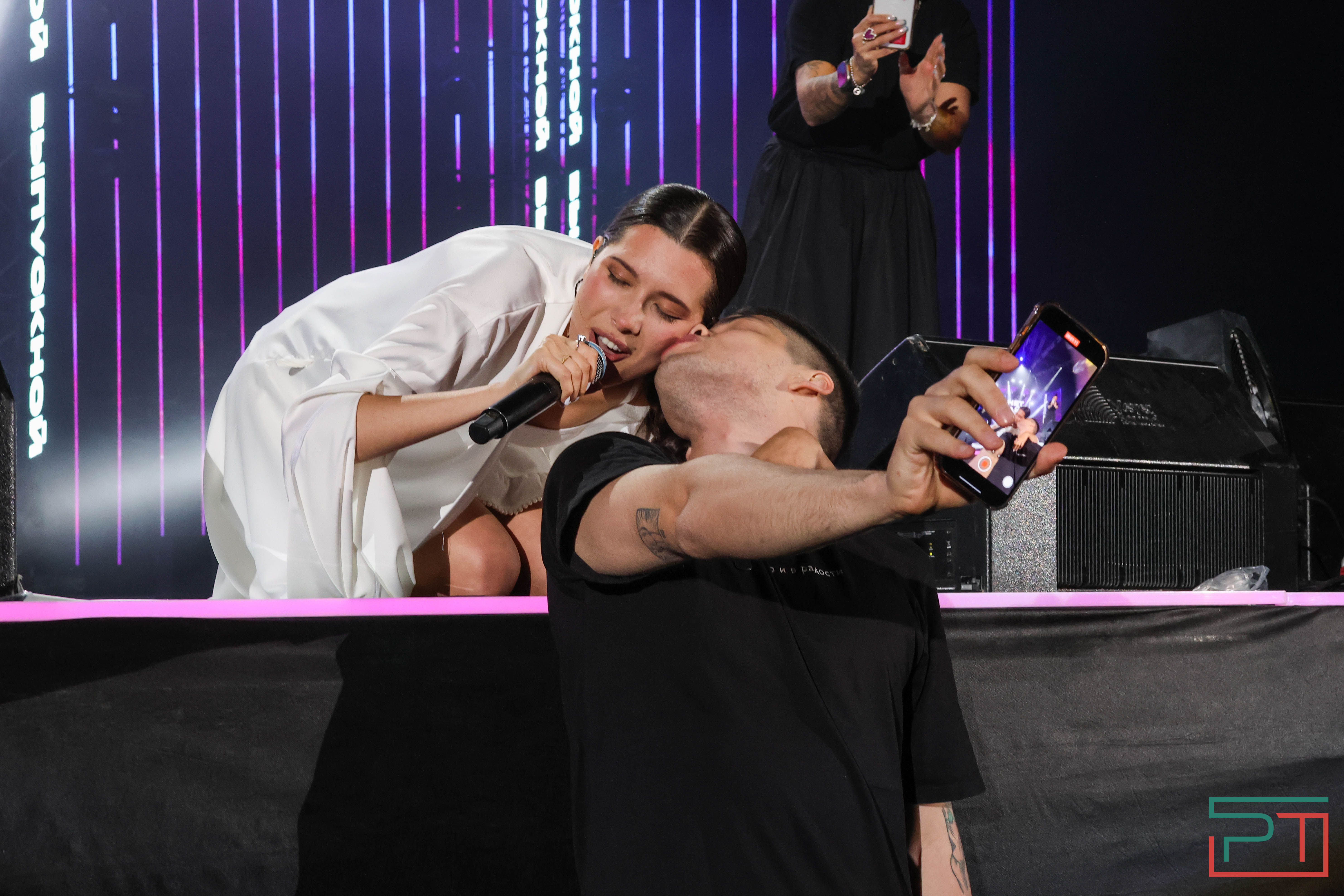 Общегородской школьный выпускной прошел в Казани