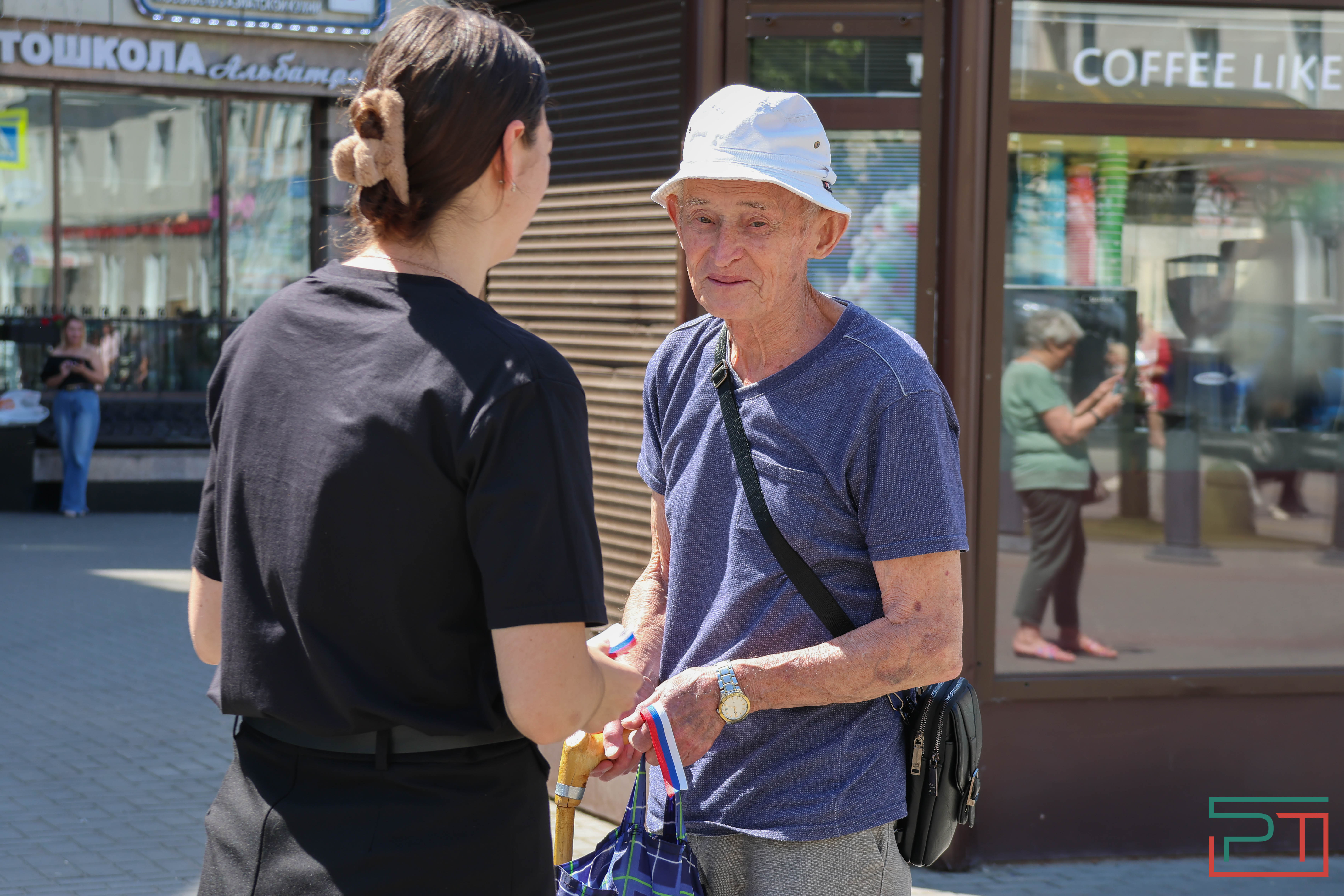 Акция "Горжусь флагом" прошла в Казани