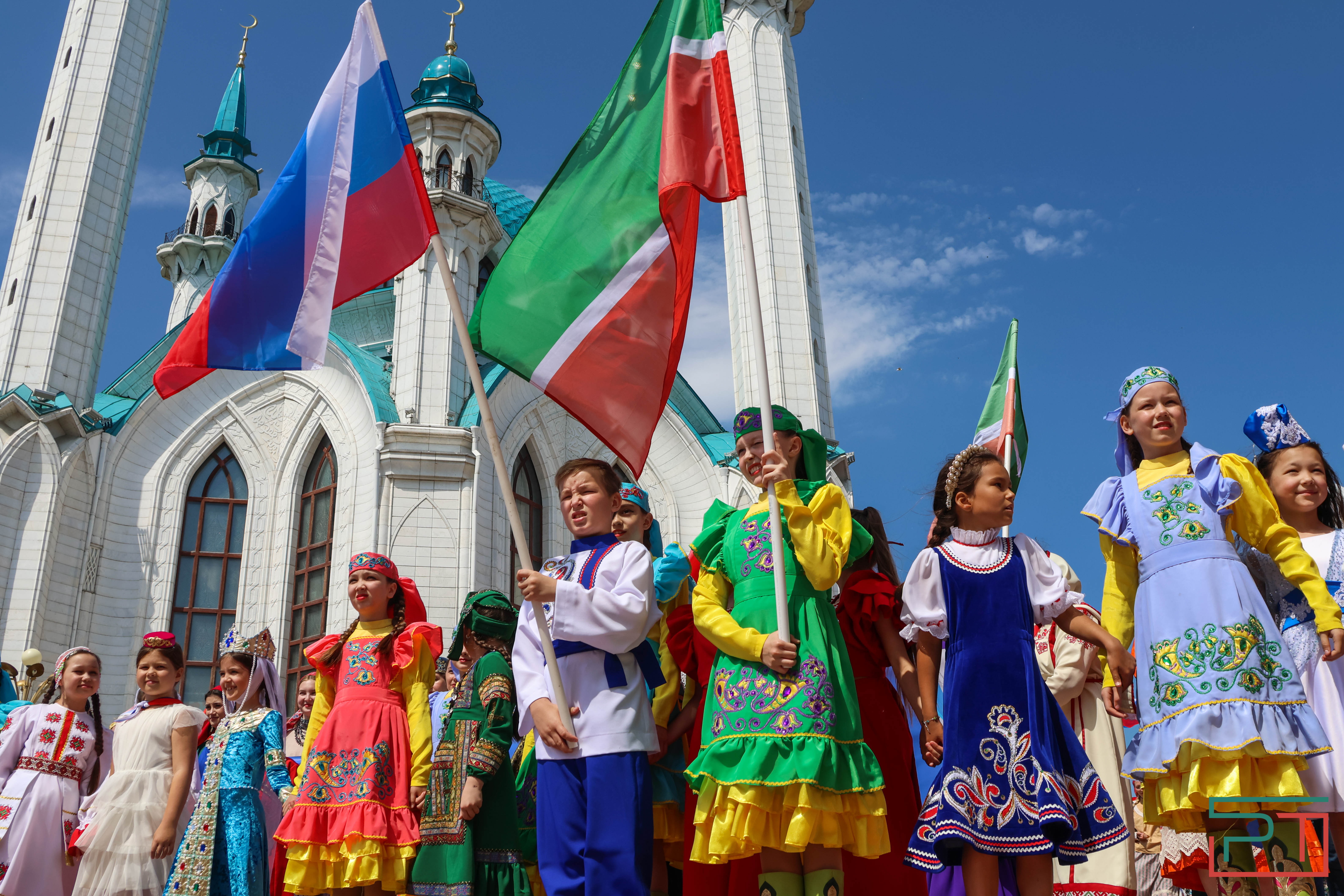Парад дружбы народов прошел в Казани