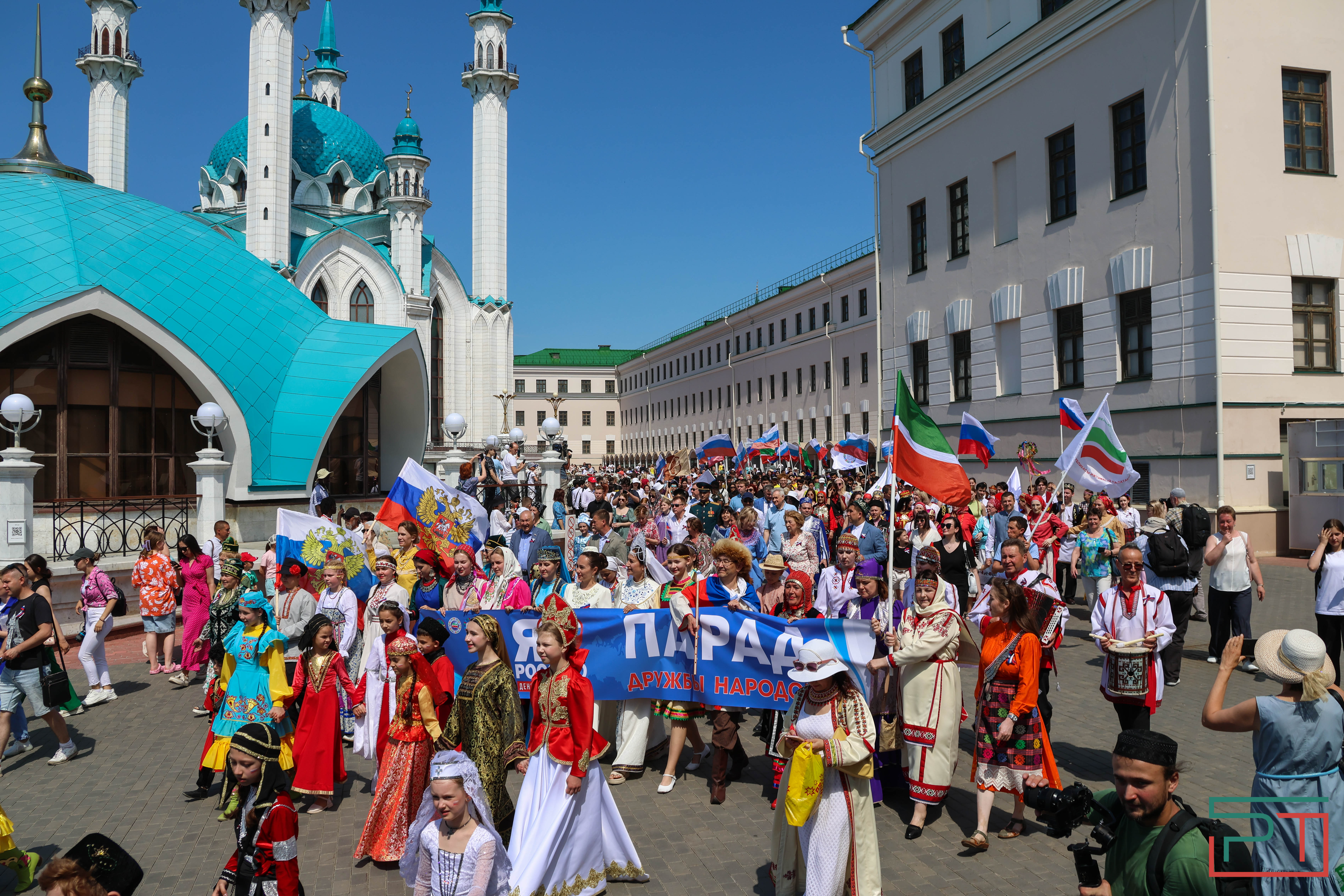 Парад дружбы народов прошел в Казани