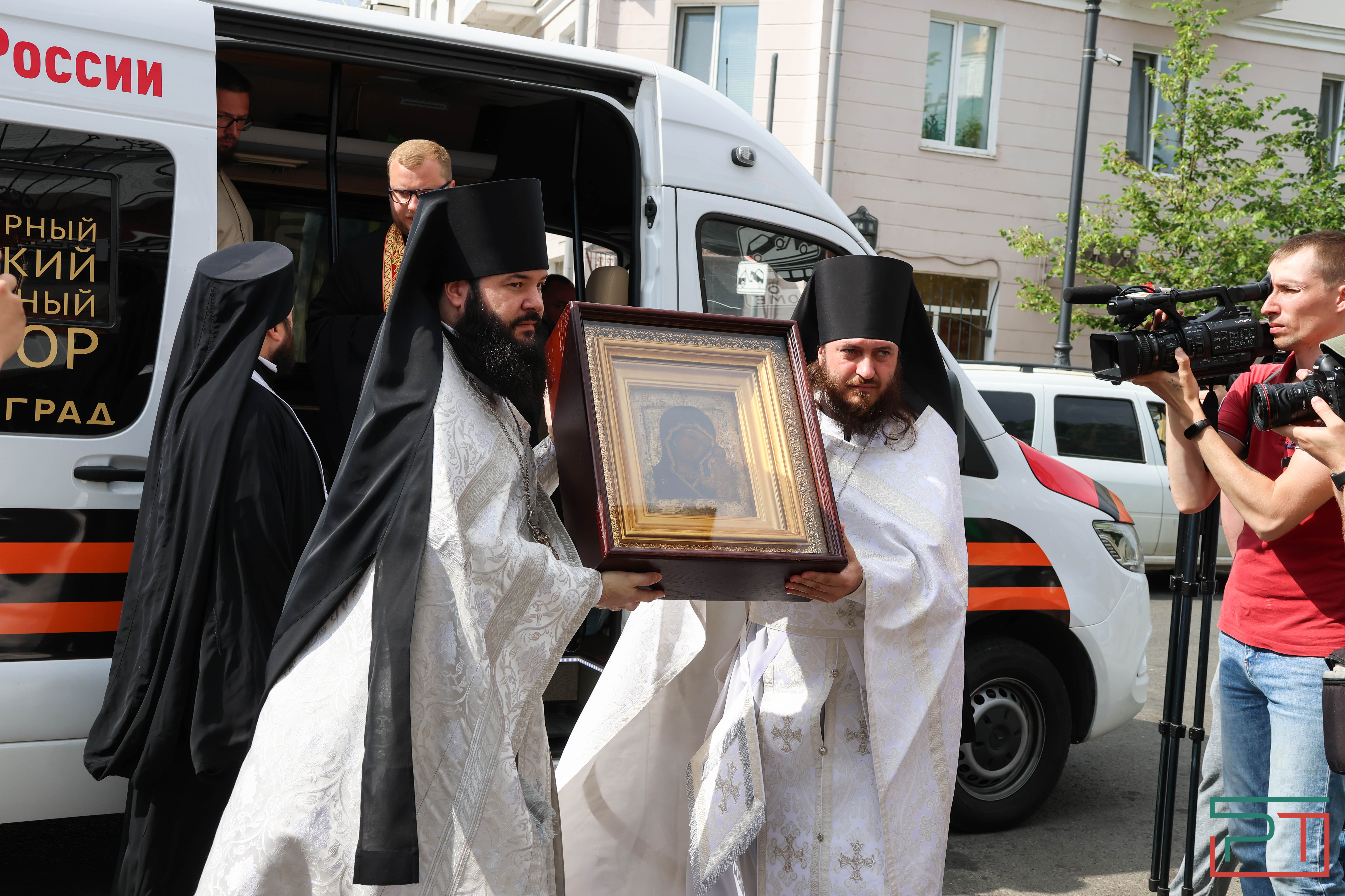 Московский список Казанской иконы Божией Матери встретили в Казани