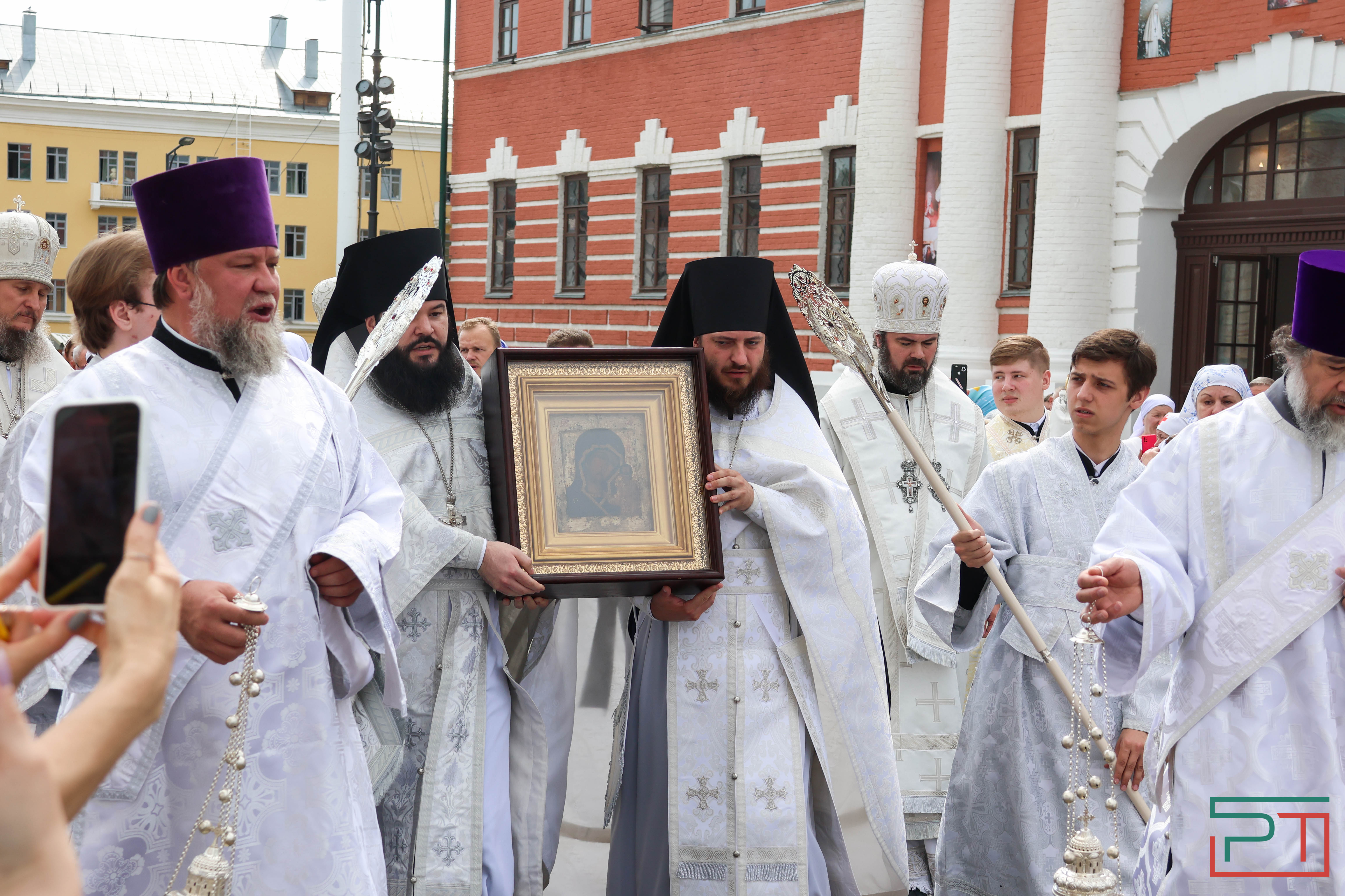 Московский список Казанской иконы Божией Матери встретили в Казани