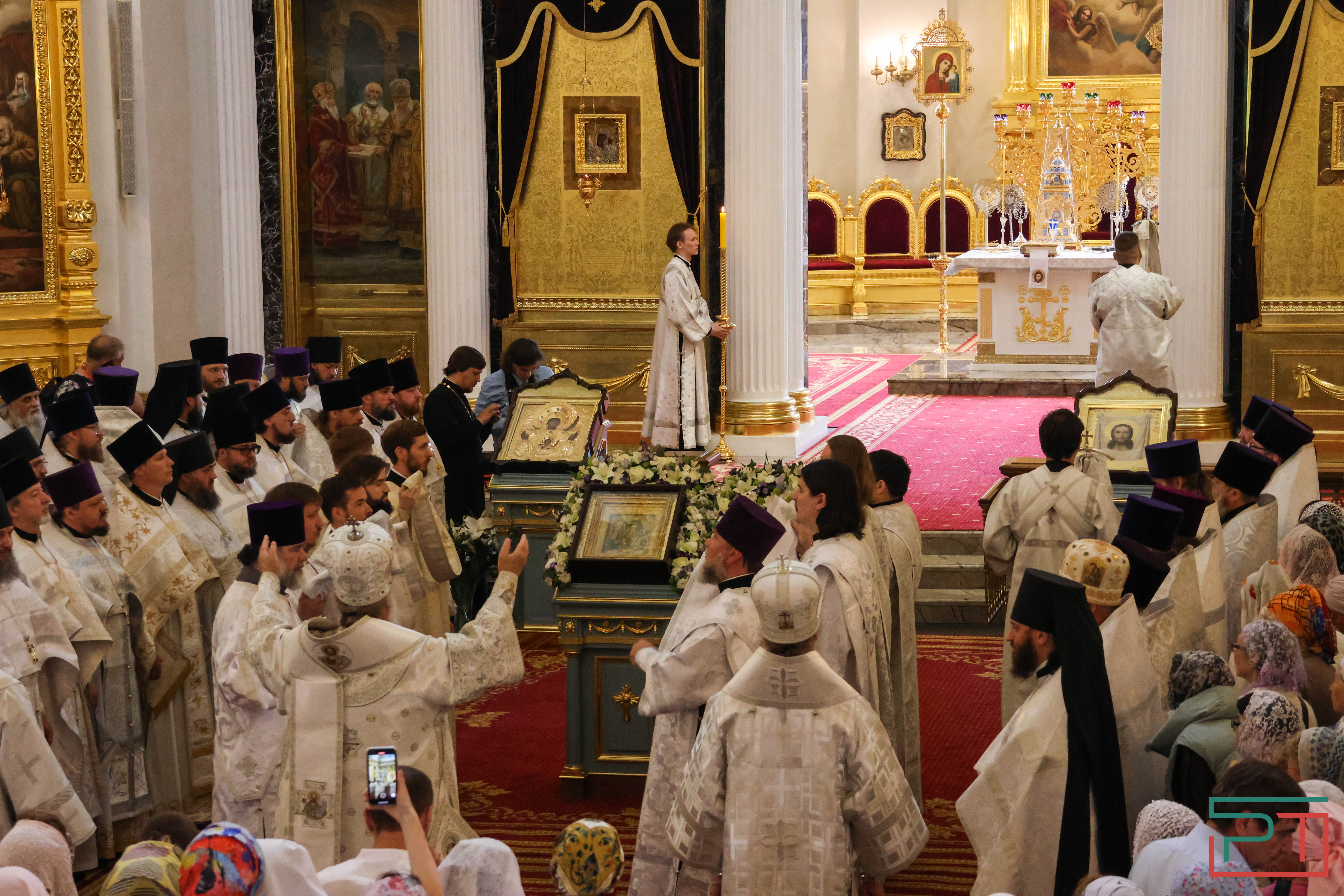 Московский список Казанской иконы Божией Матери встретили в Казани