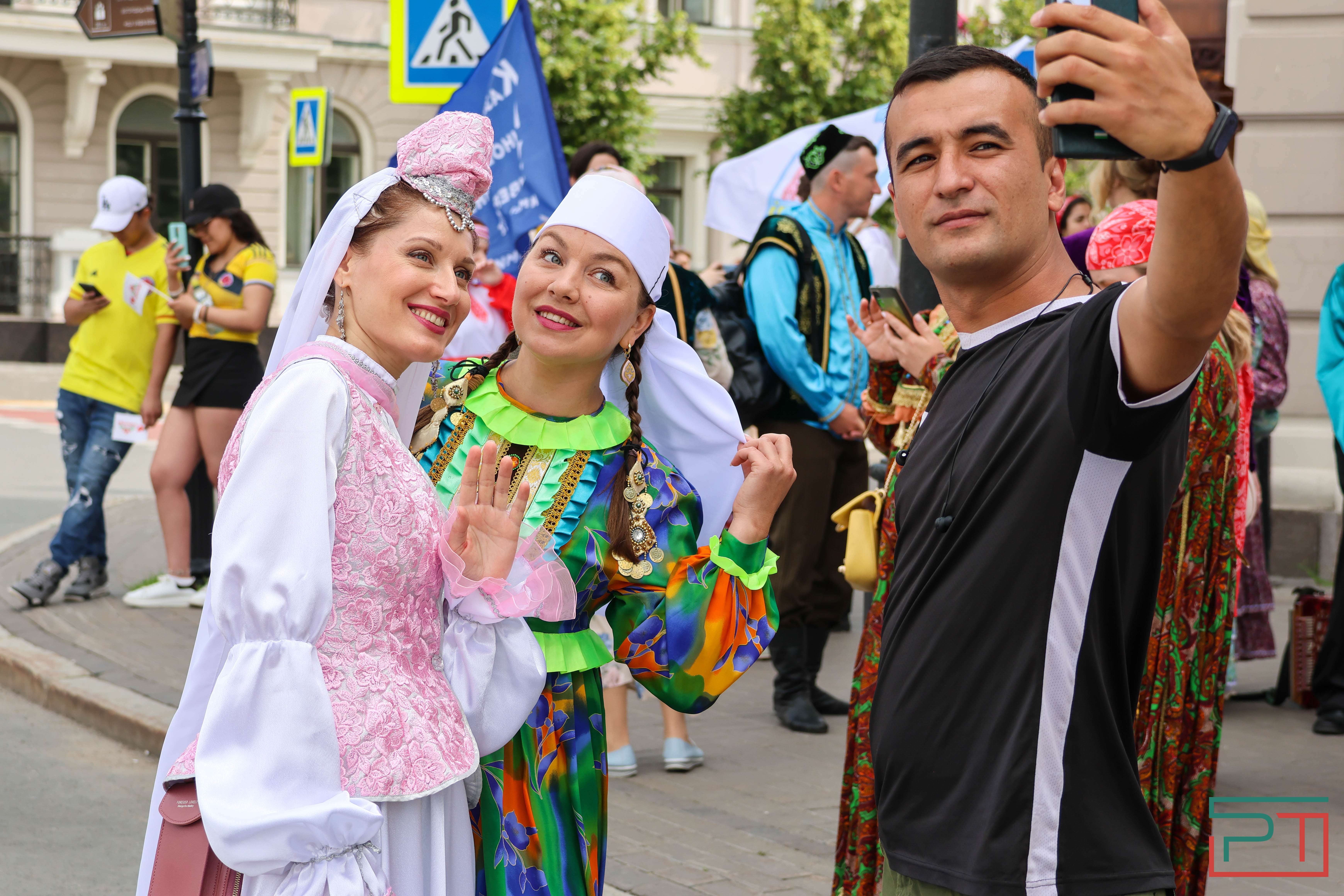 В Казани собрали подарки на Сабантуй
