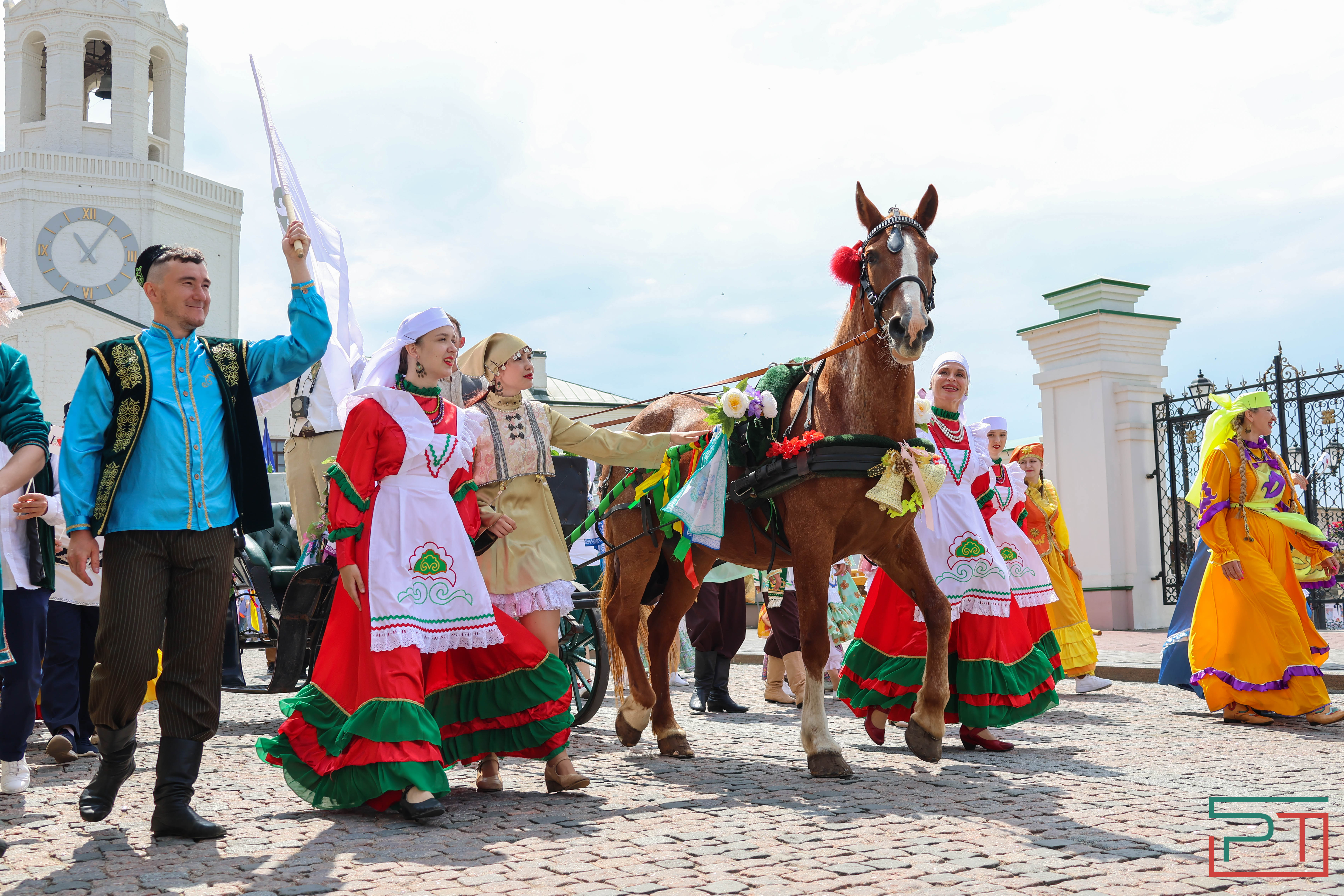В Казани собрали подарки на Сабантуй
