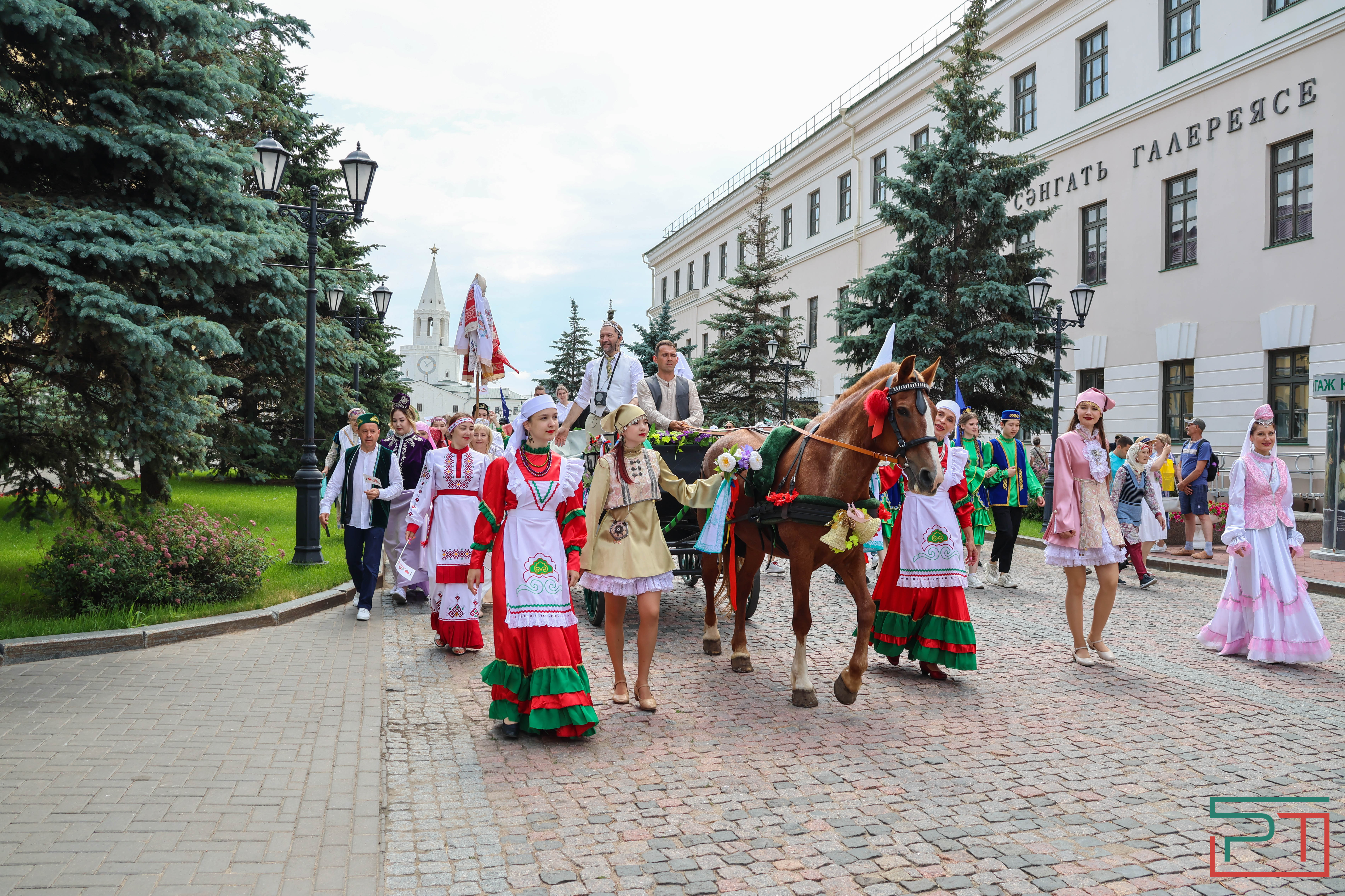 В Казани собрали подарки на Сабантуй