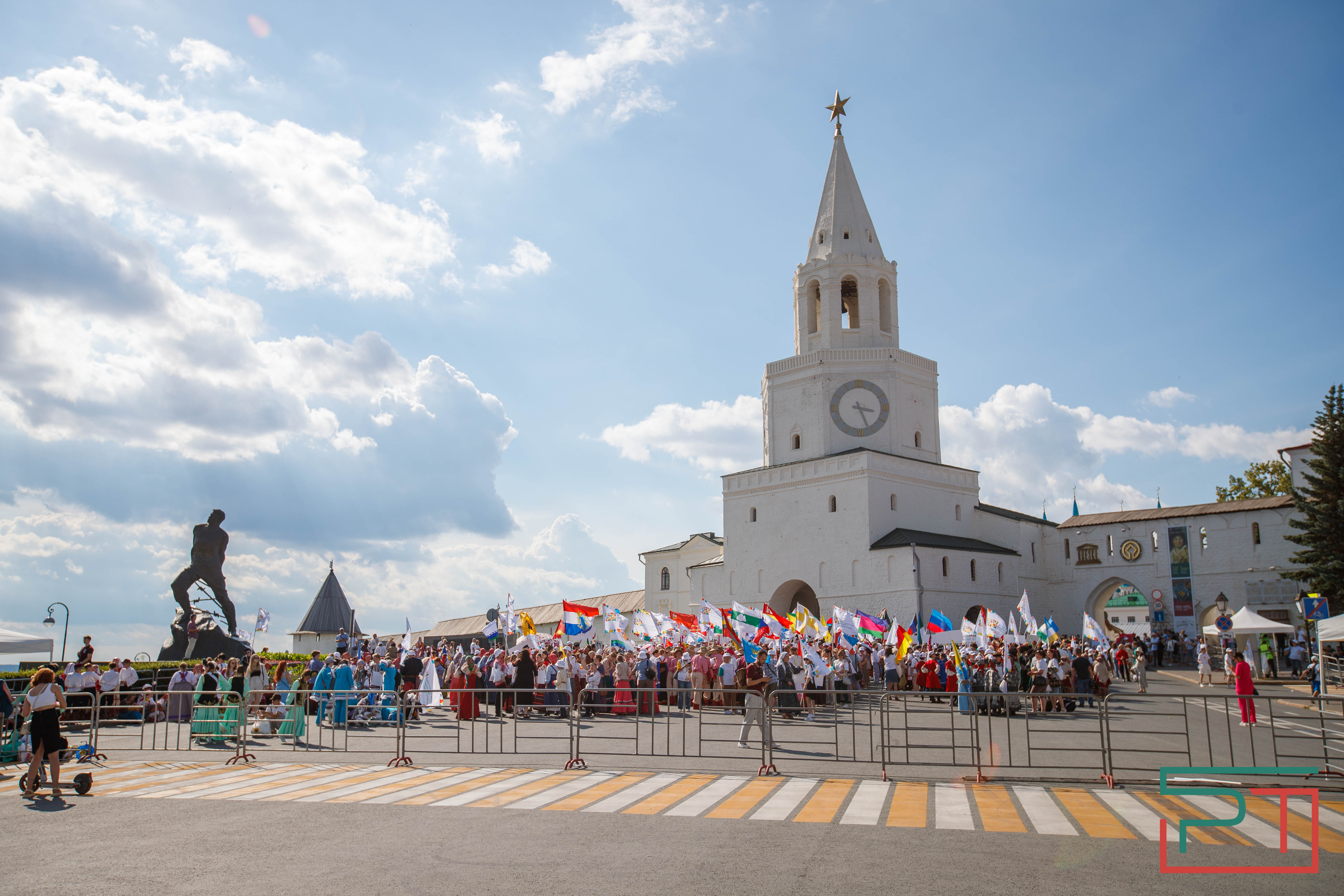 Всероссийская детская Фольклориада стартовала в Казани